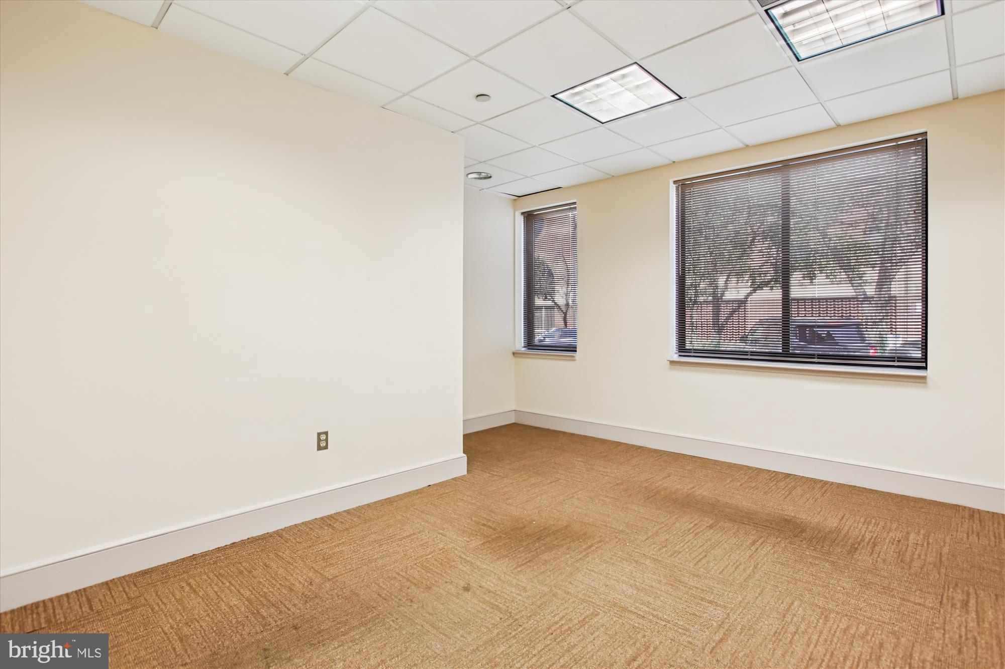 OLD TOWN ALEXANDRIA - Commercial Sale