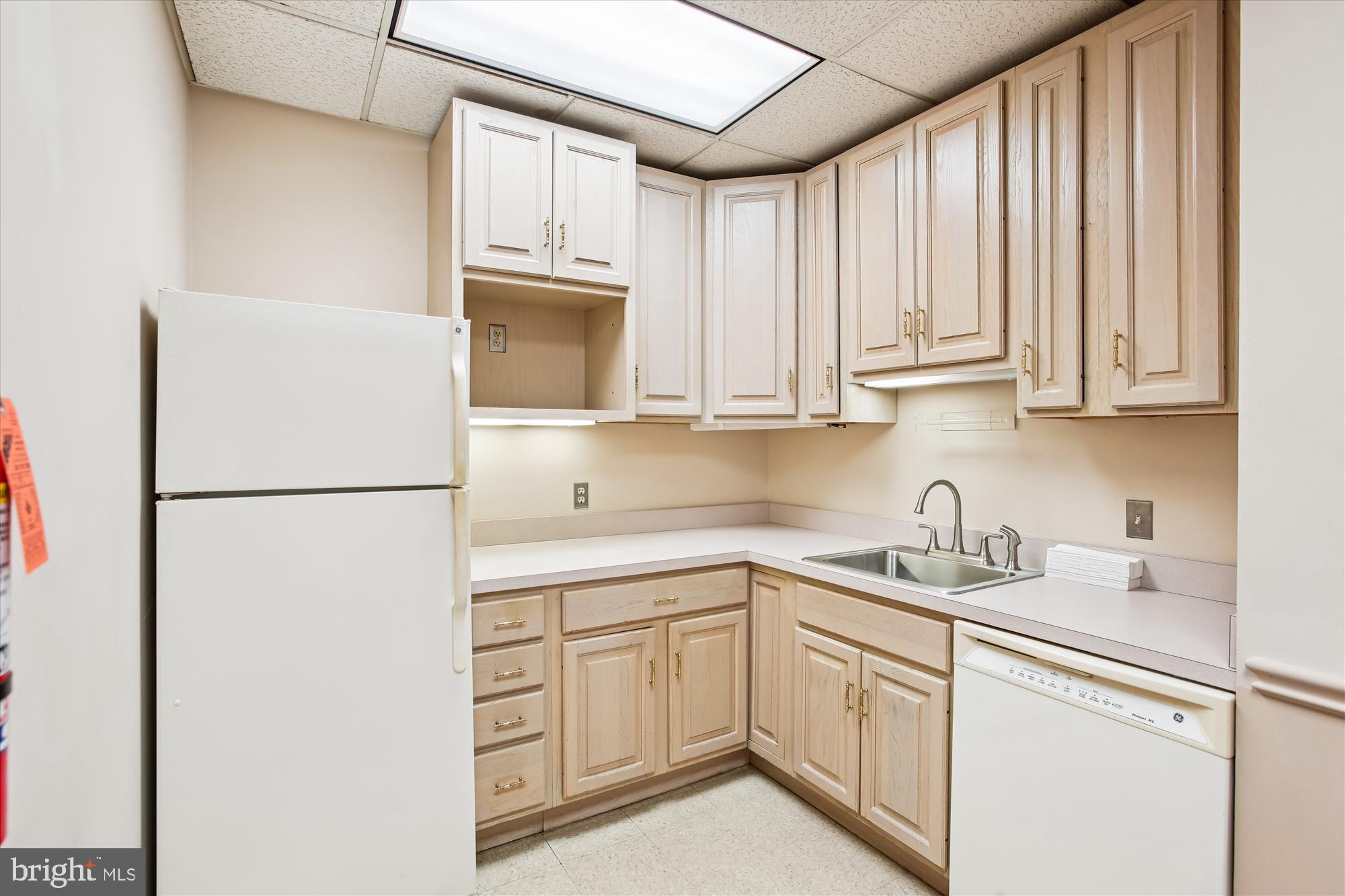 OLD TOWN ALEXANDRIA - Commercial Sale
