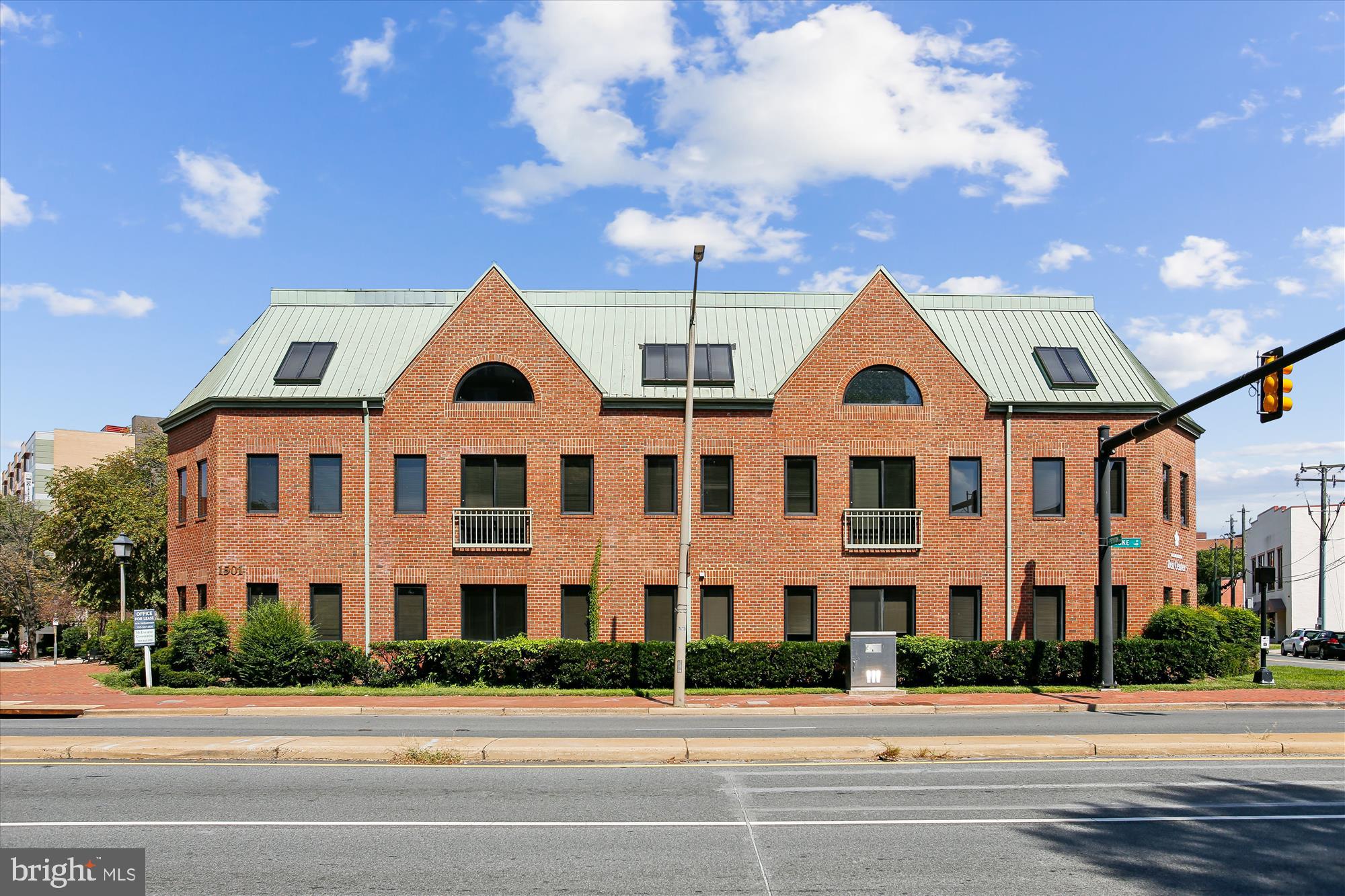 OLD TOWN ALEXANDRIA - Commercial Sale