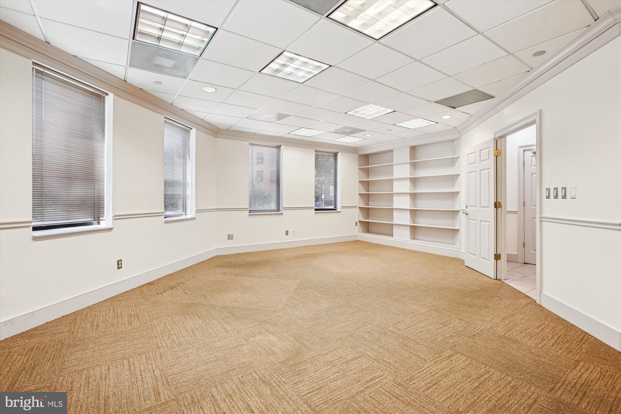OLD TOWN ALEXANDRIA - Commercial Sale