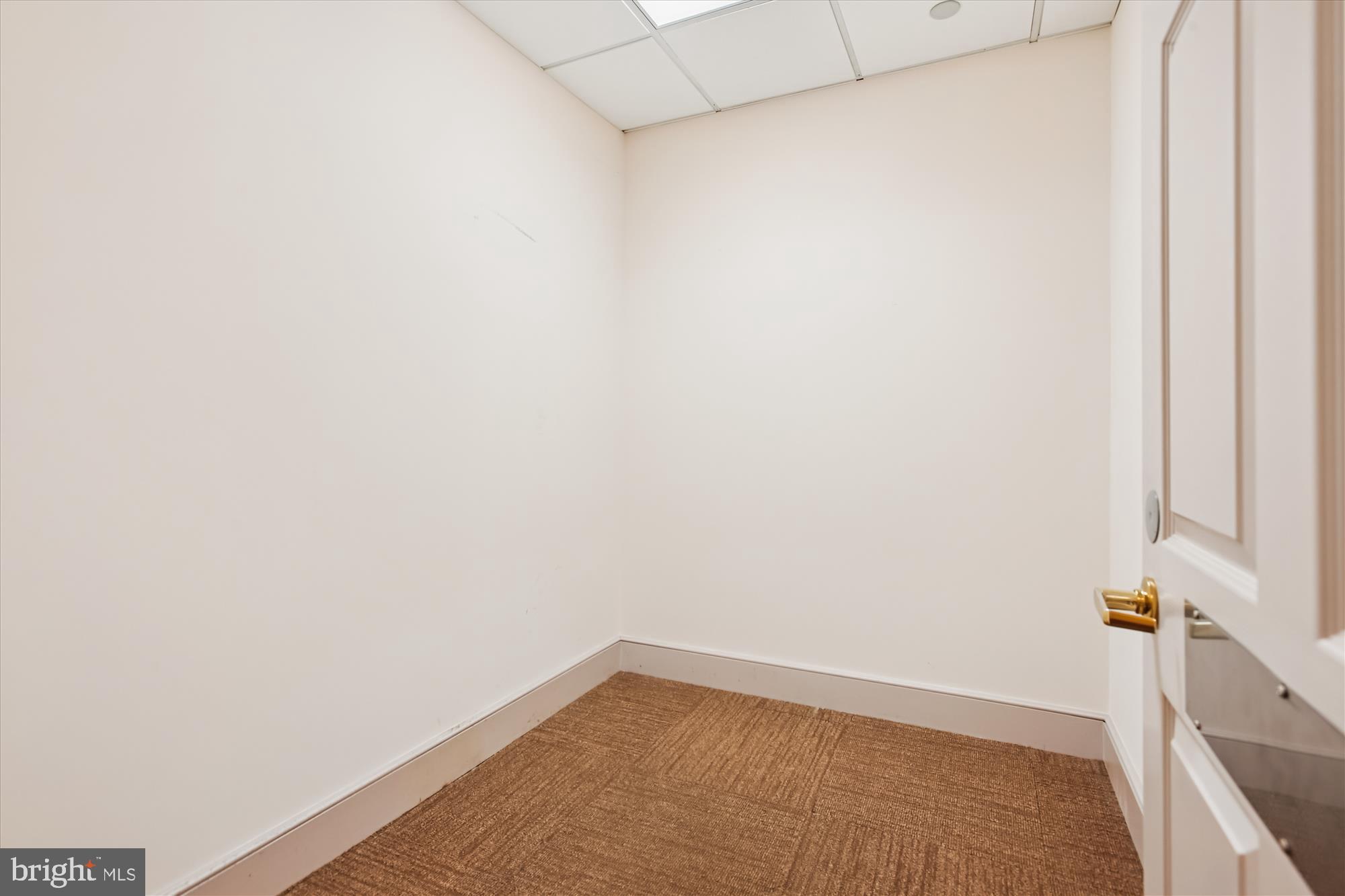 OLD TOWN ALEXANDRIA - Commercial Sale