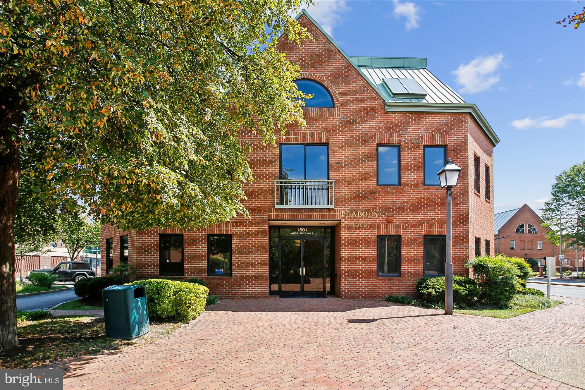 OLD TOWN ALEXANDRIA - Commercial Sale