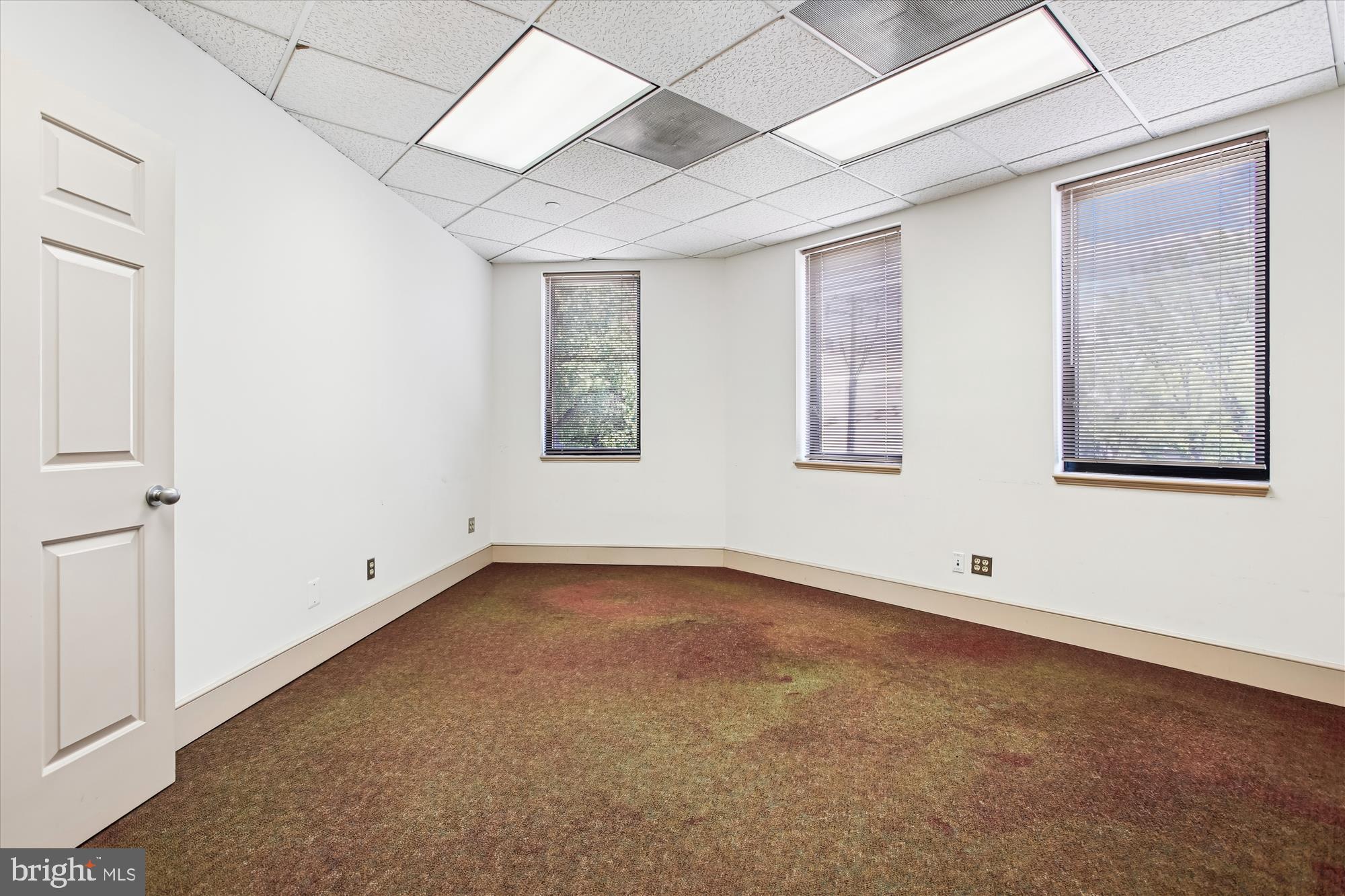 OLD TOWN ALEXANDRIA - Commercial Sale