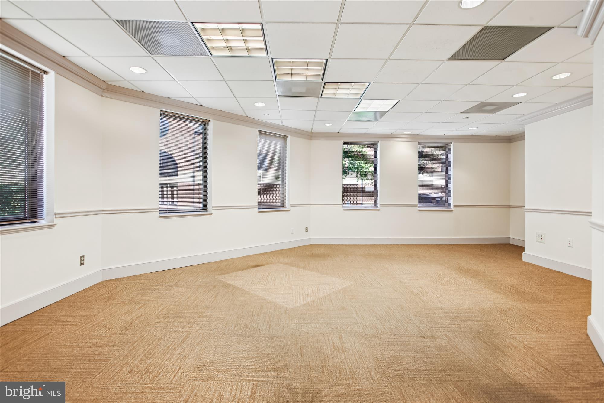 OLD TOWN ALEXANDRIA - Commercial Sale