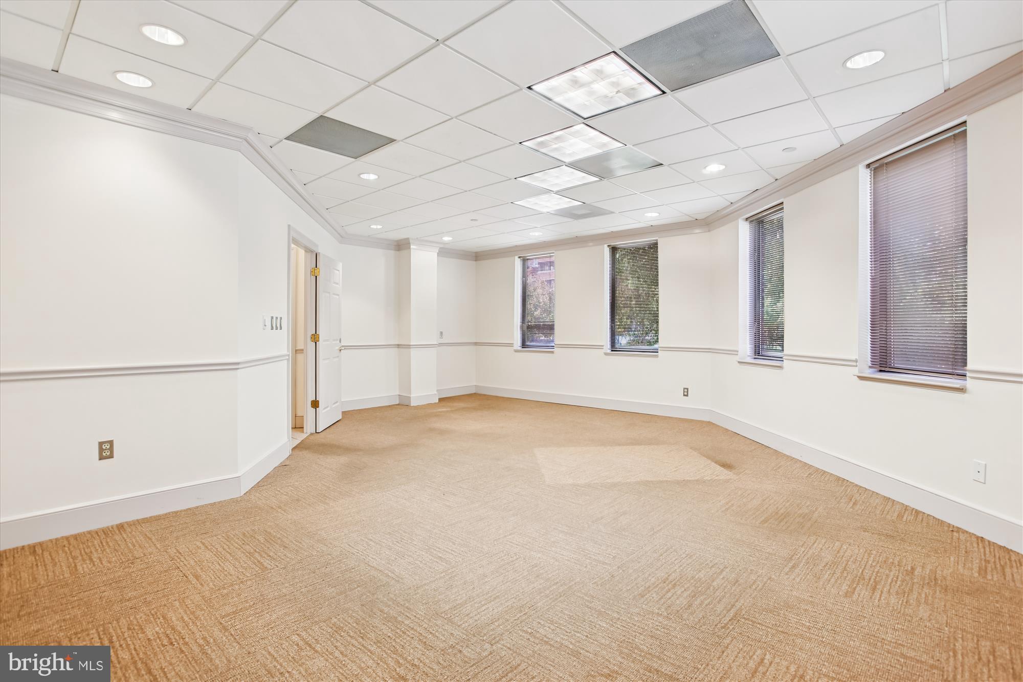OLD TOWN ALEXANDRIA - Commercial Sale