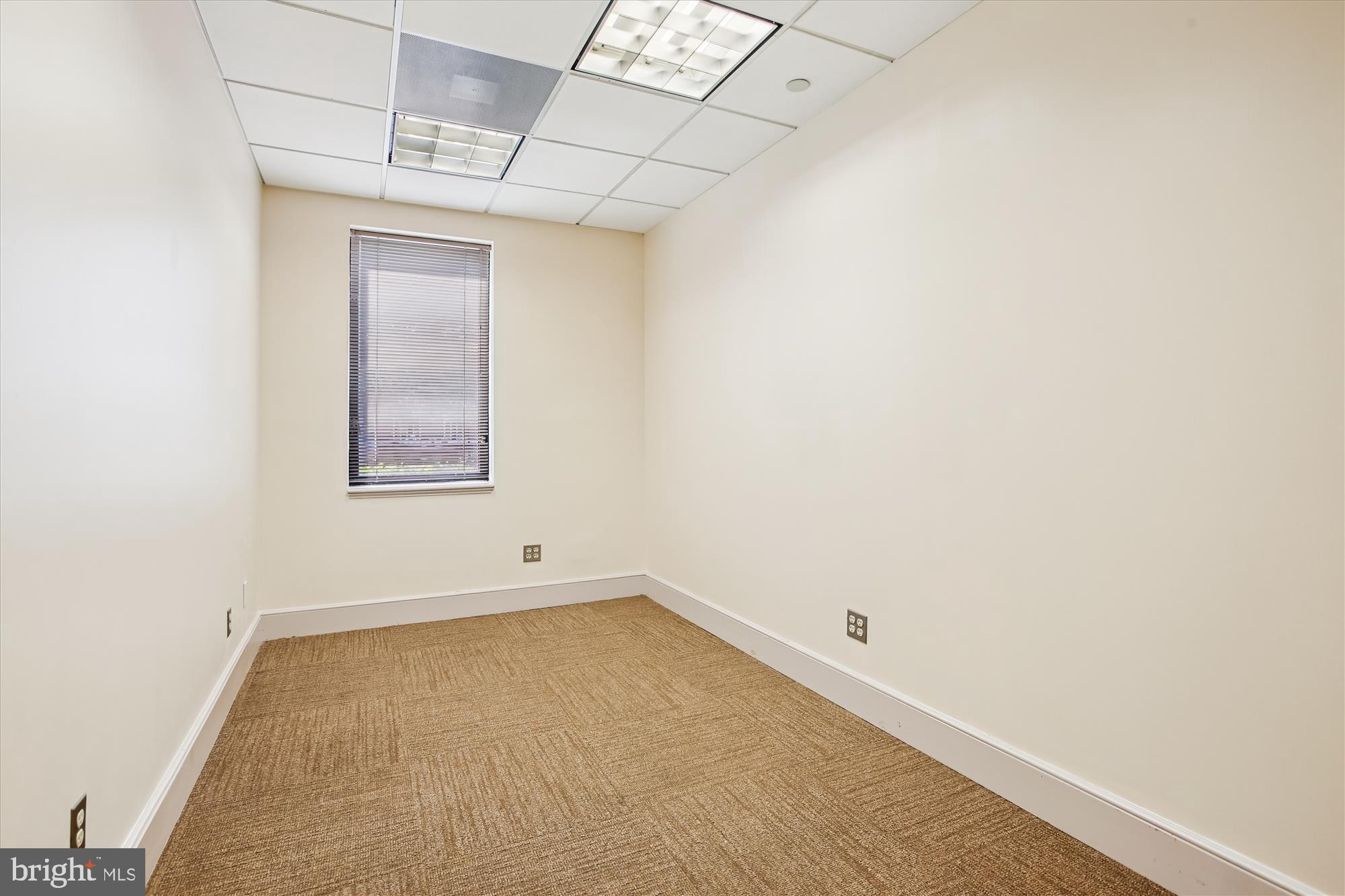 OLD TOWN ALEXANDRIA - Commercial Sale