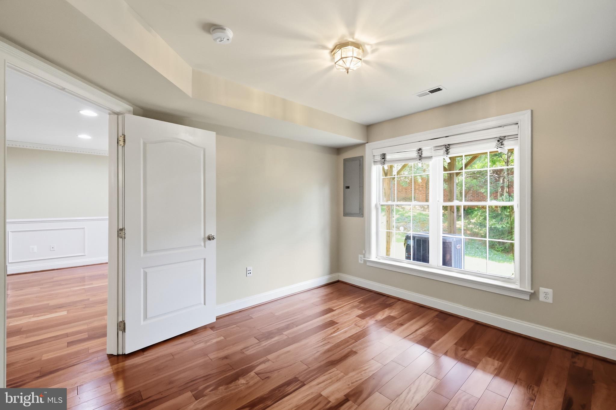 FAIRFAX PARK - Residential