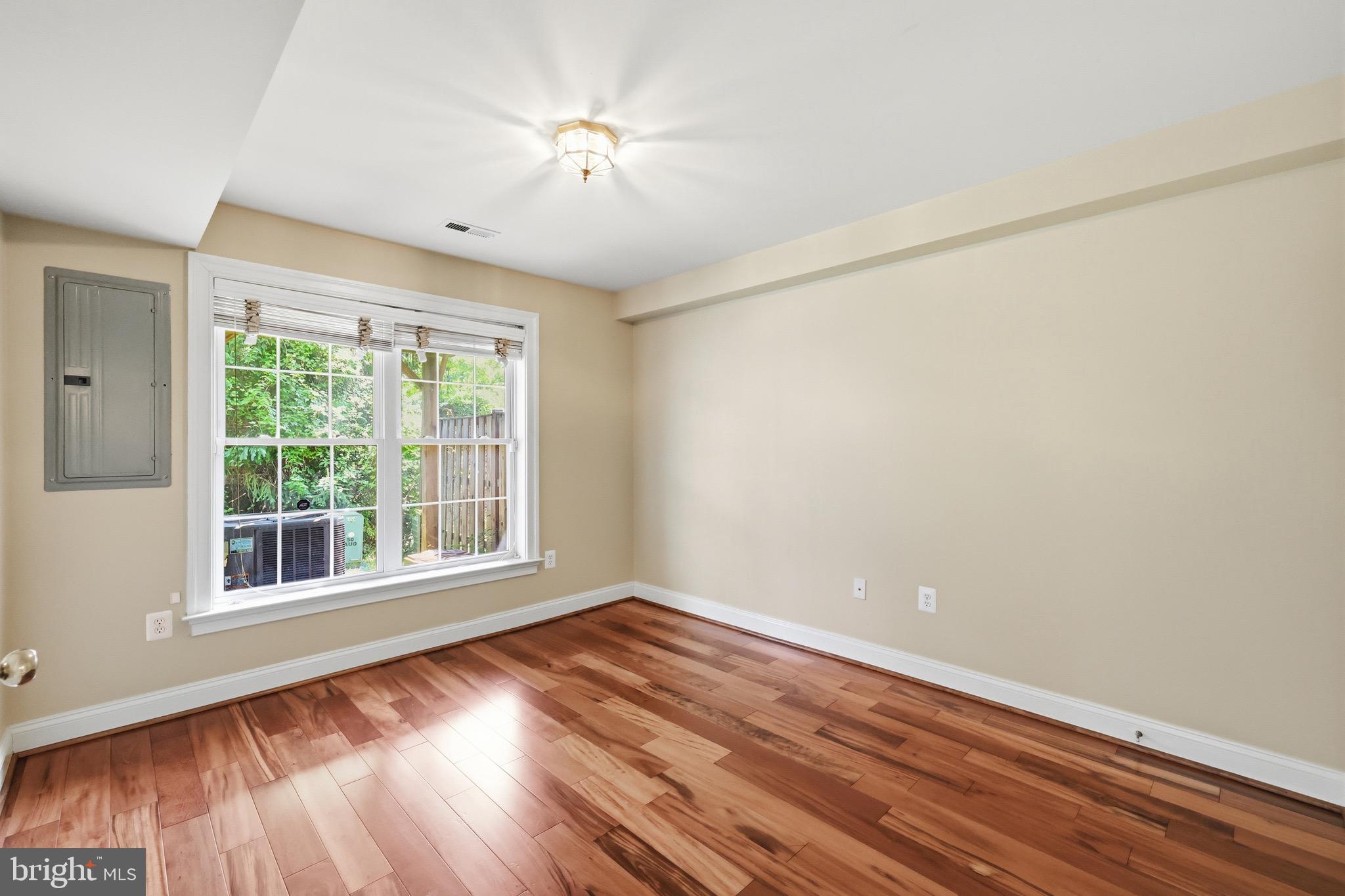 FAIRFAX PARK - Residential