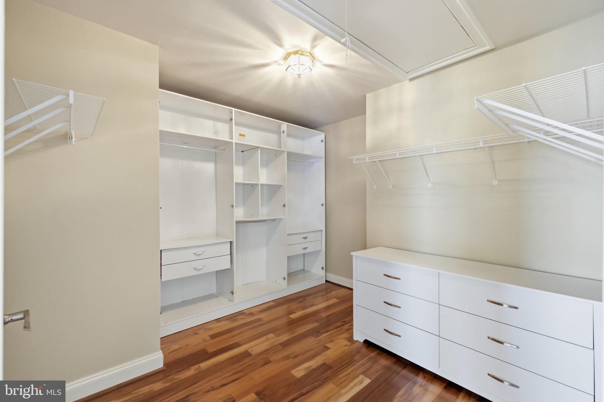 FAIRFAX PARK - Residential