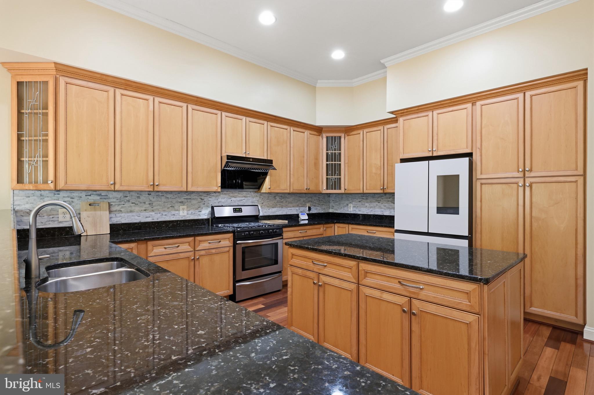 FAIRFAX PARK - Residential