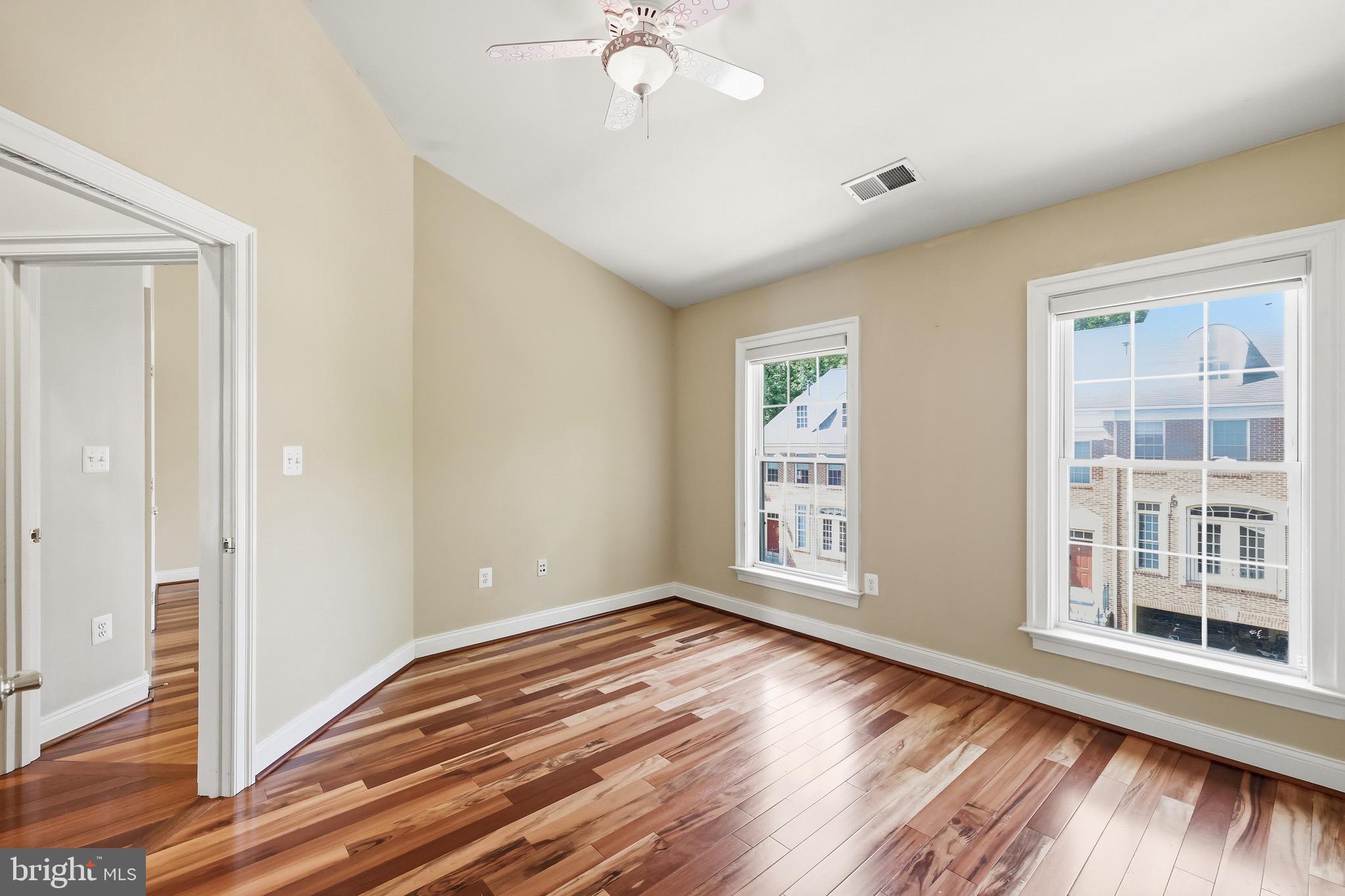FAIRFAX PARK - Residential