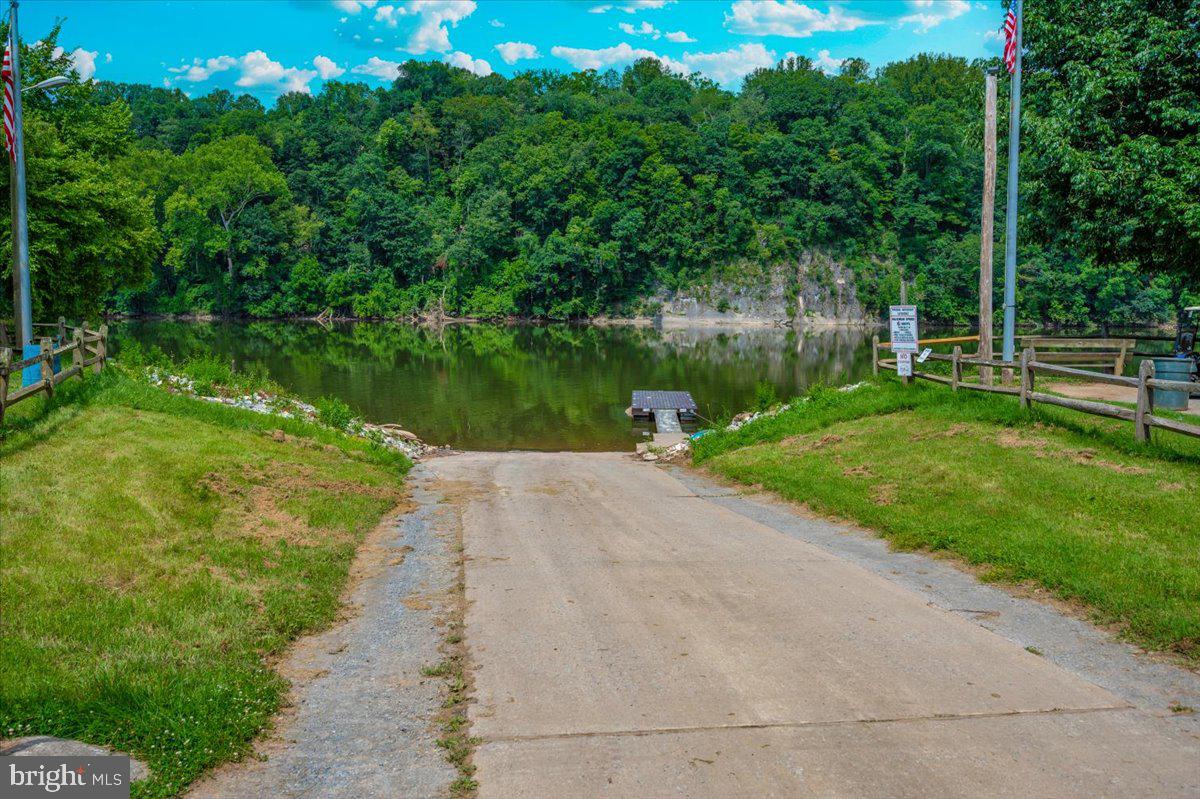 RIVER BEND - Land
