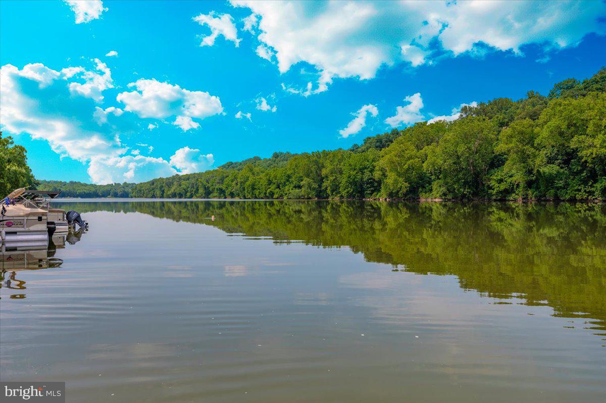RIVER BEND - Land
