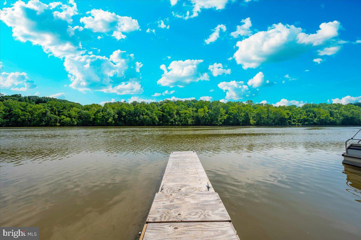 RIVER BEND - Land