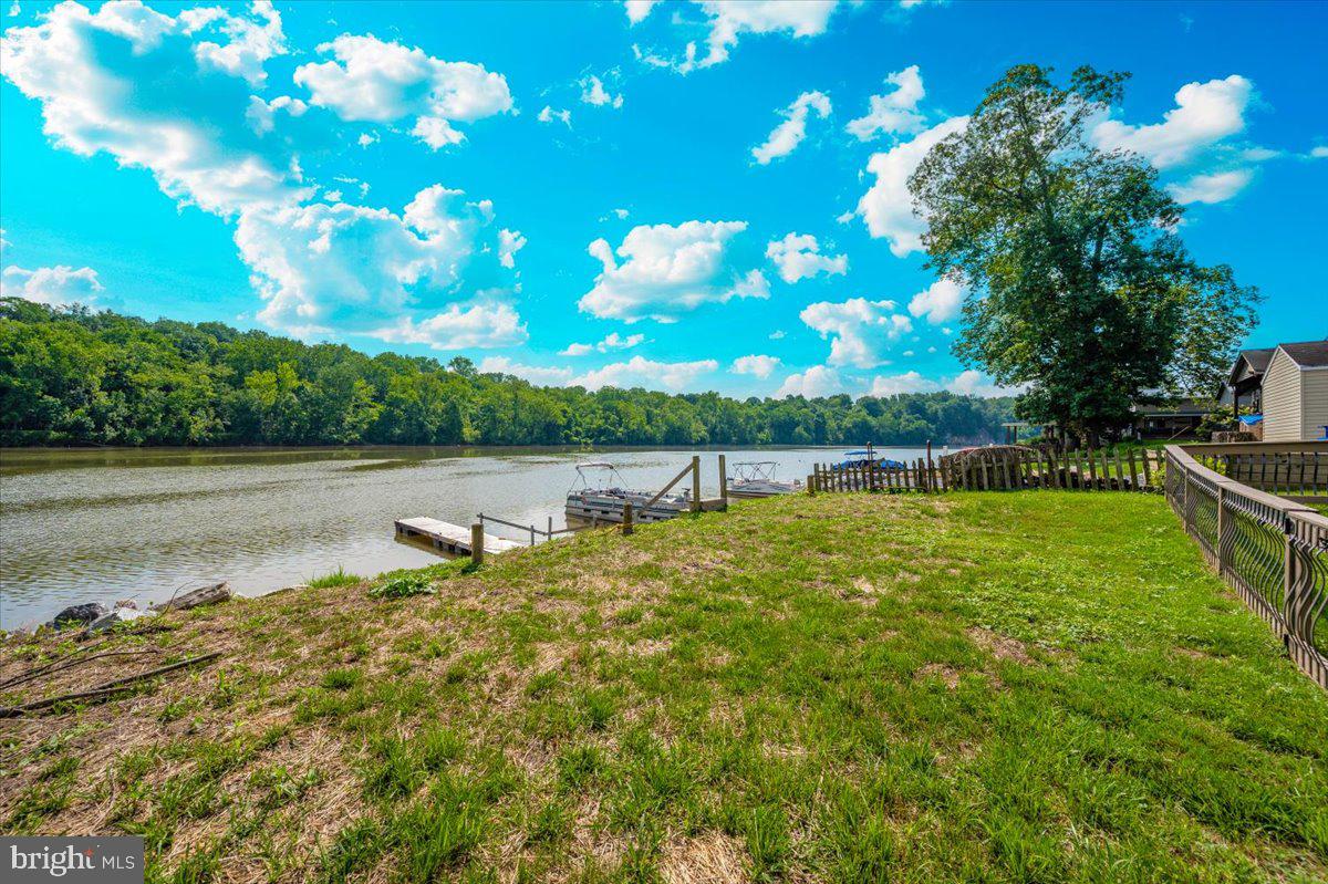 RIVER BEND - Land
