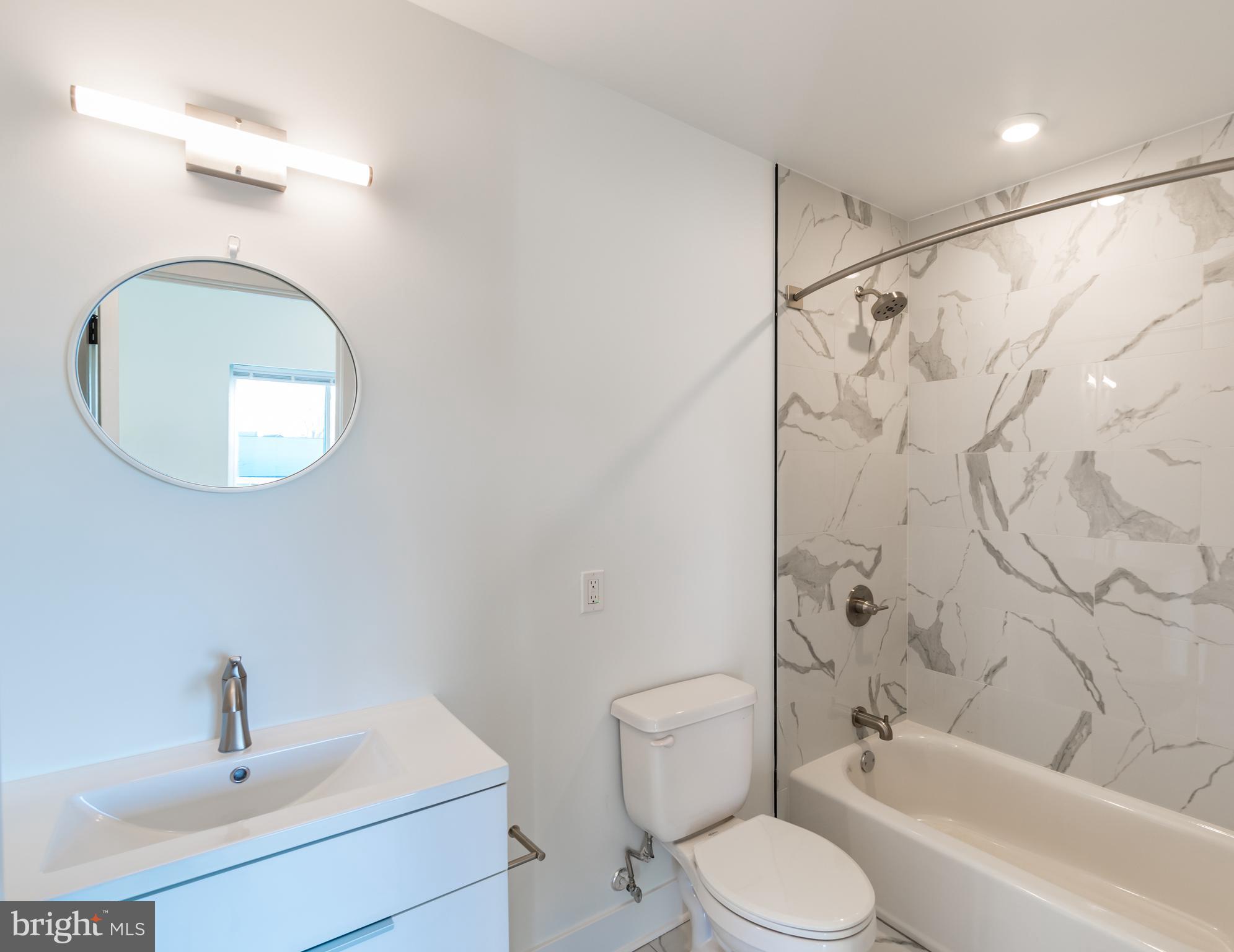 UNIVERSITY CITY - Residential Lease