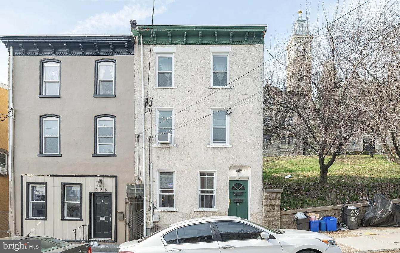 MANAYUNK - Residential Income