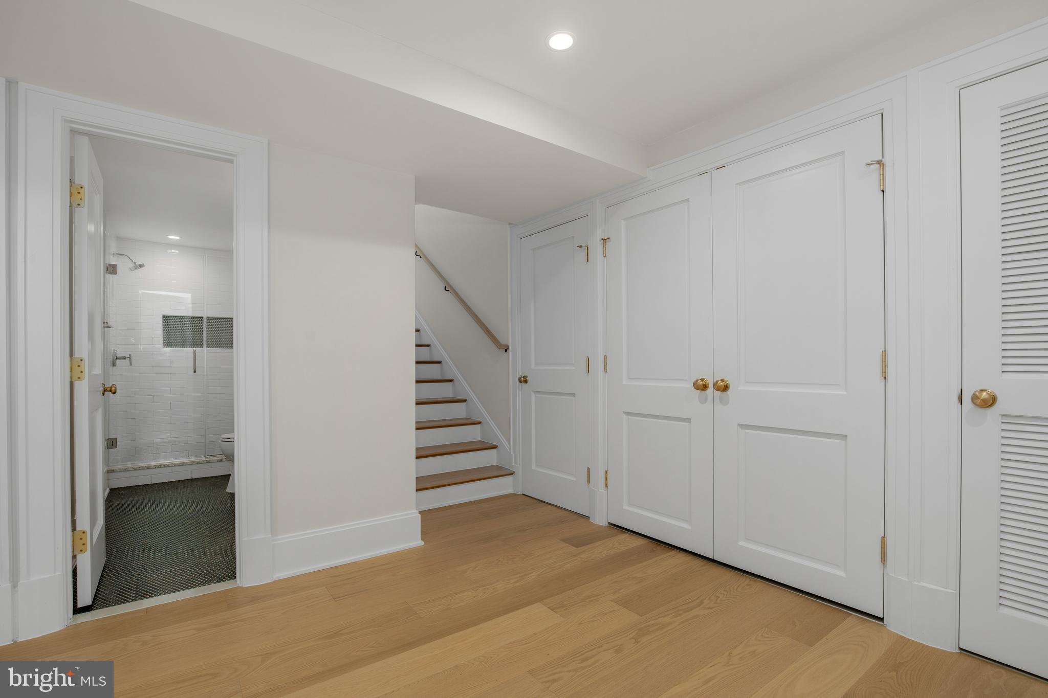 OBSERVATORY CIRCLE - Residential