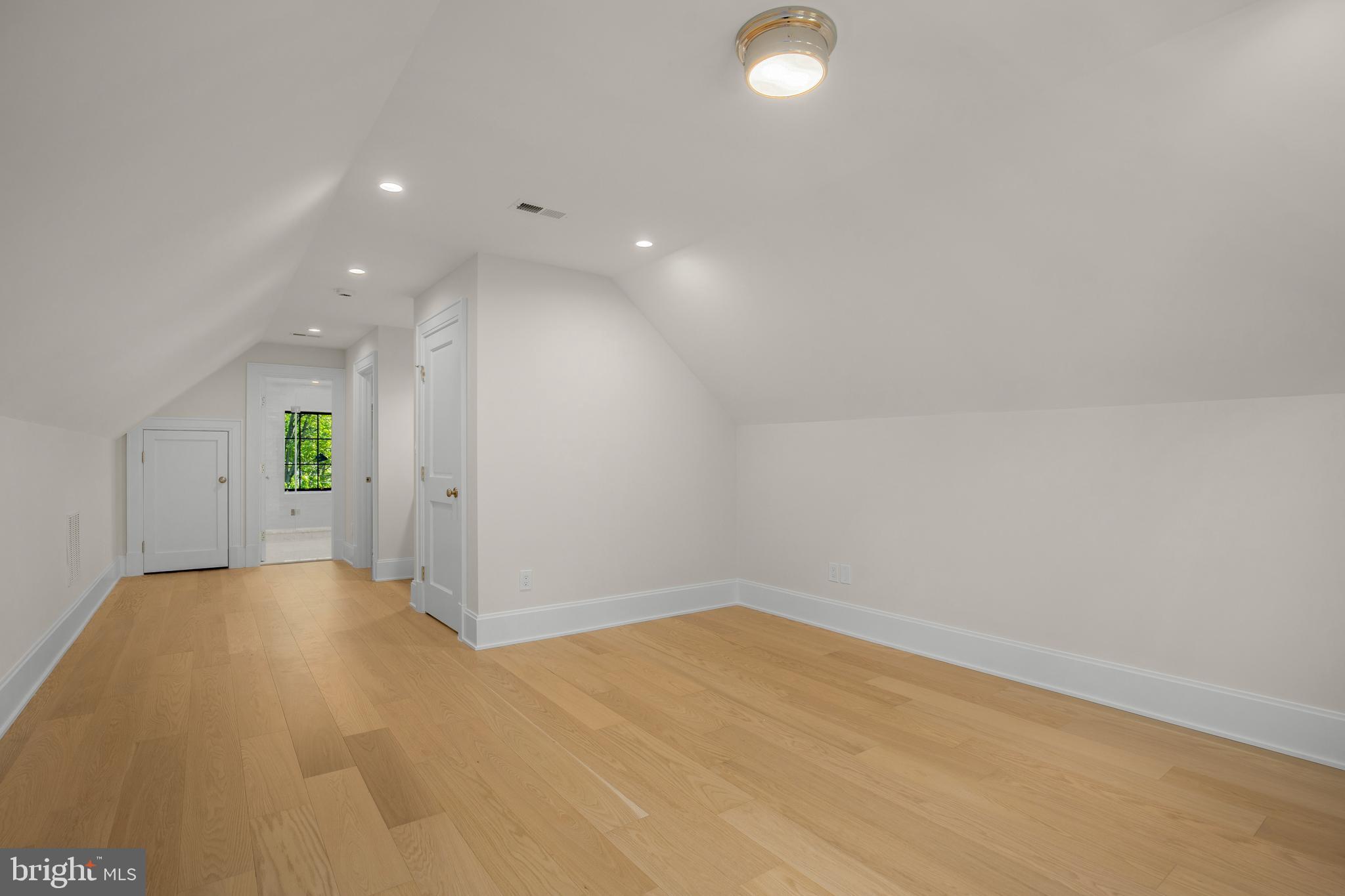 OBSERVATORY CIRCLE - Residential