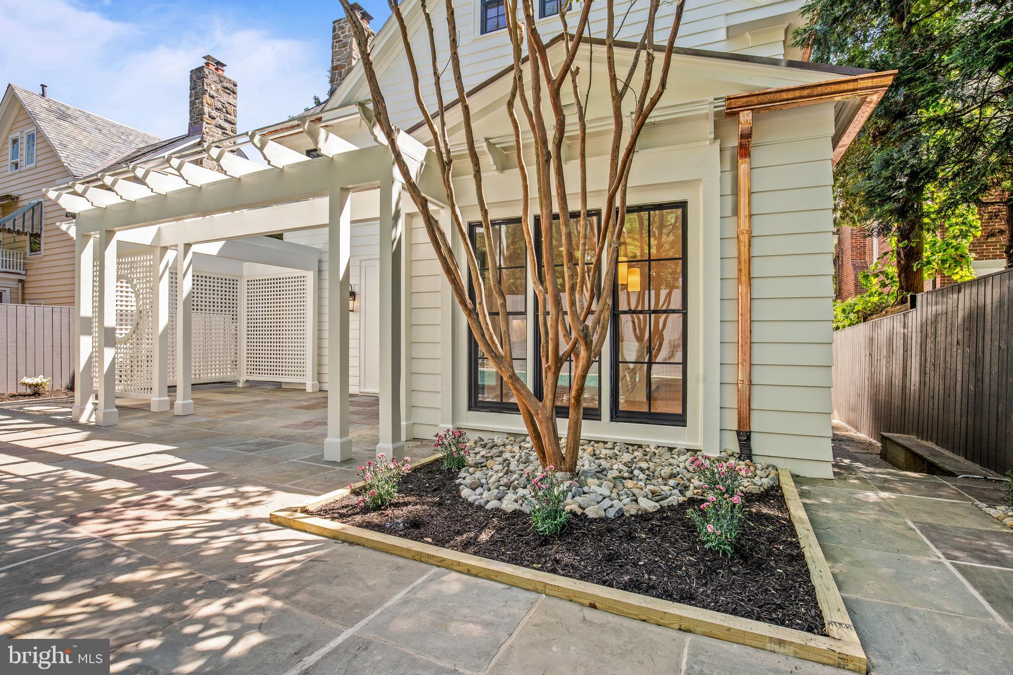 OBSERVATORY CIRCLE - Residential