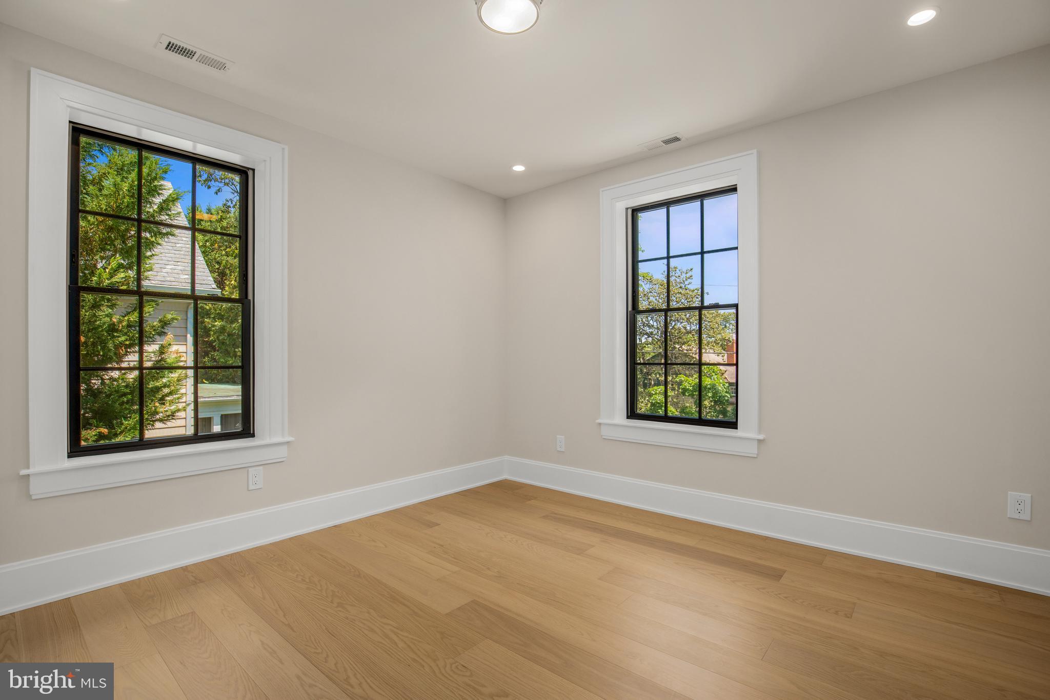 OBSERVATORY CIRCLE - Residential