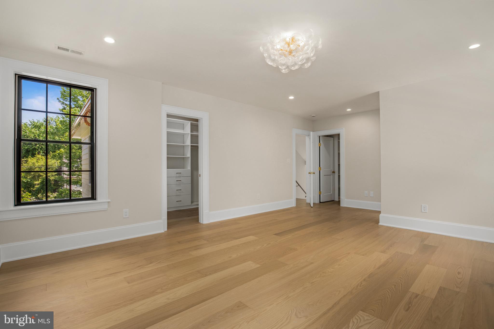 OBSERVATORY CIRCLE - Residential