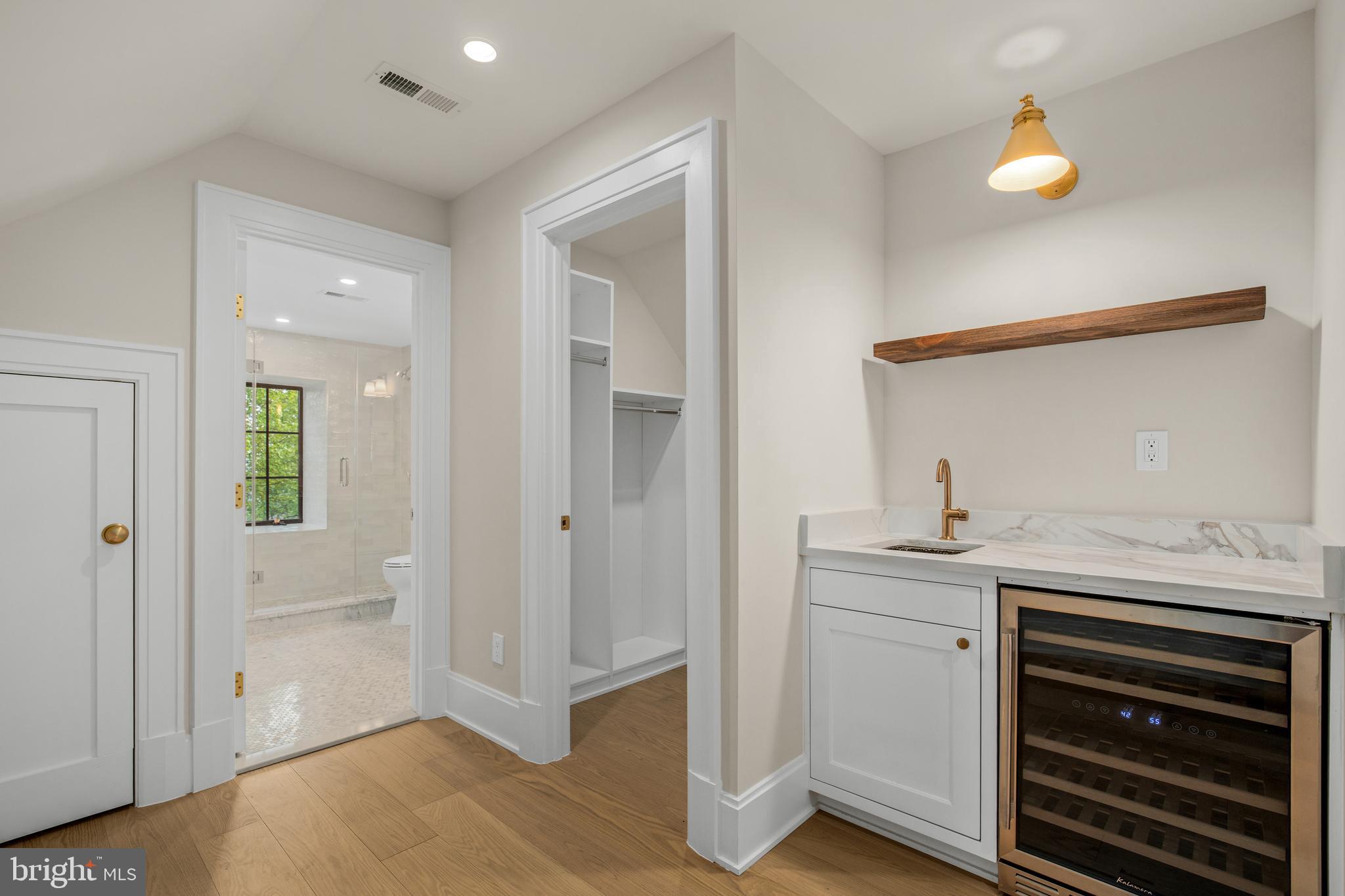 OBSERVATORY CIRCLE - Residential