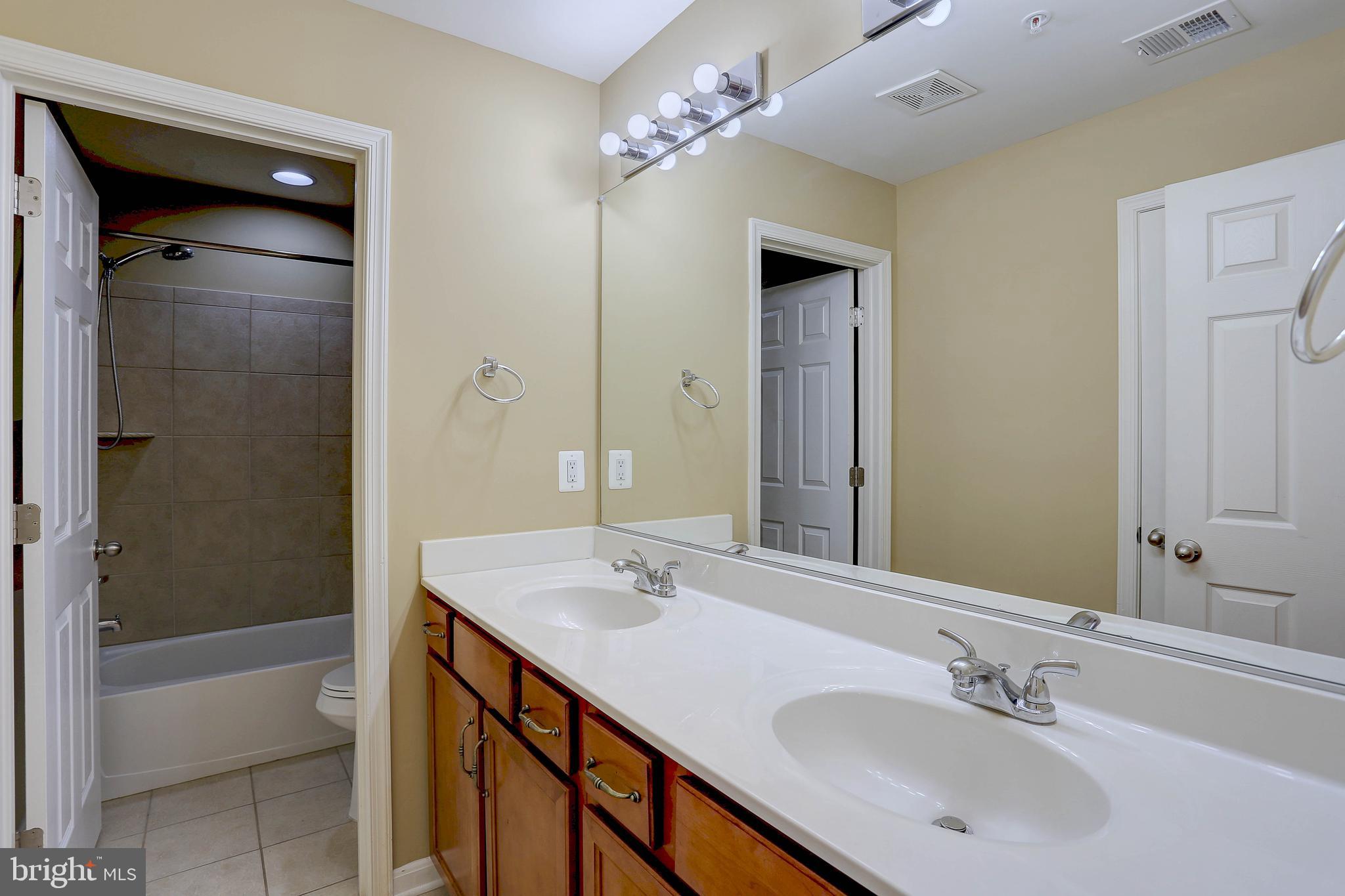 ROCKLAND AT ROGERS - Residential