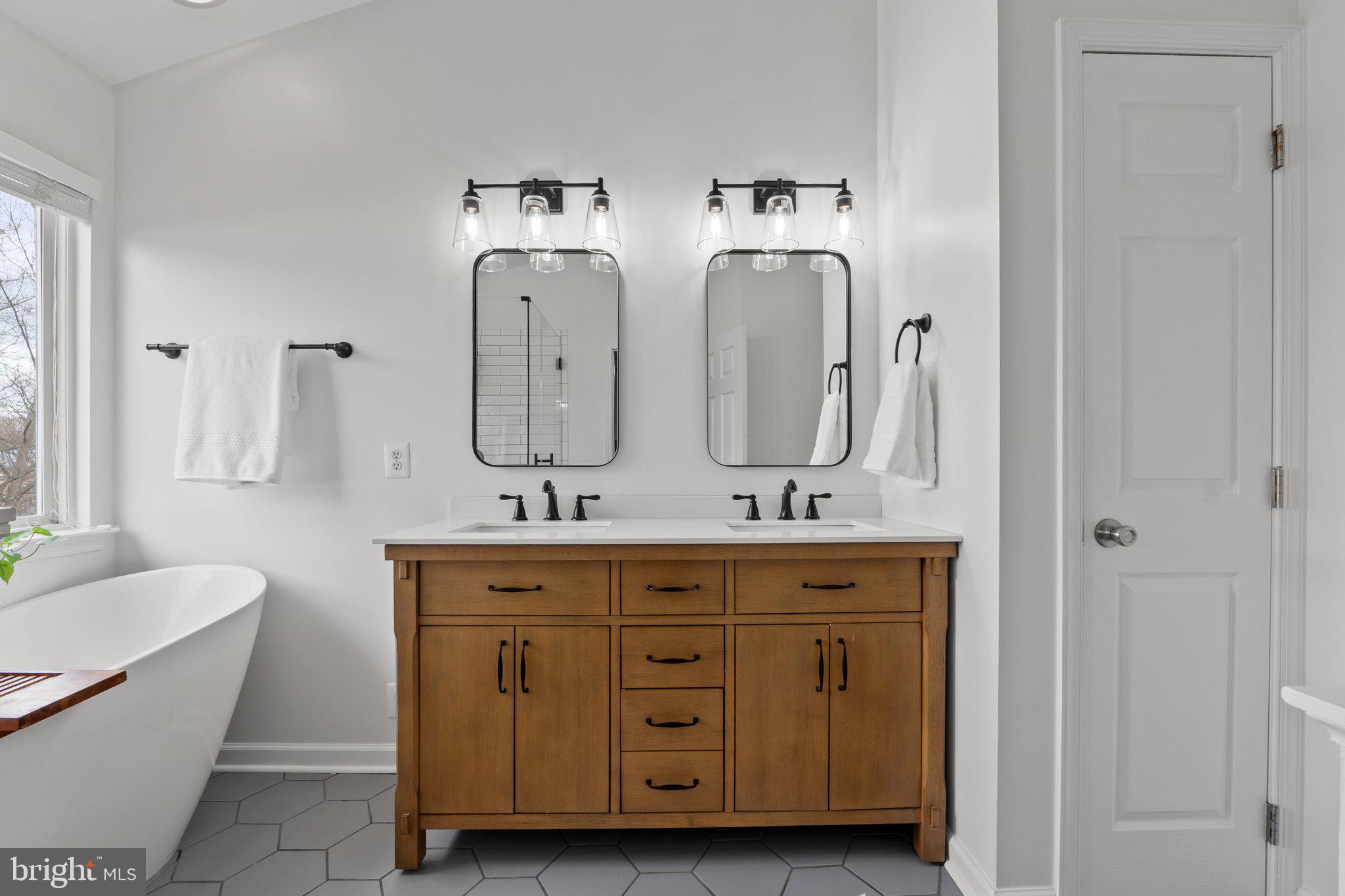 ISLAND CREEK - Residential