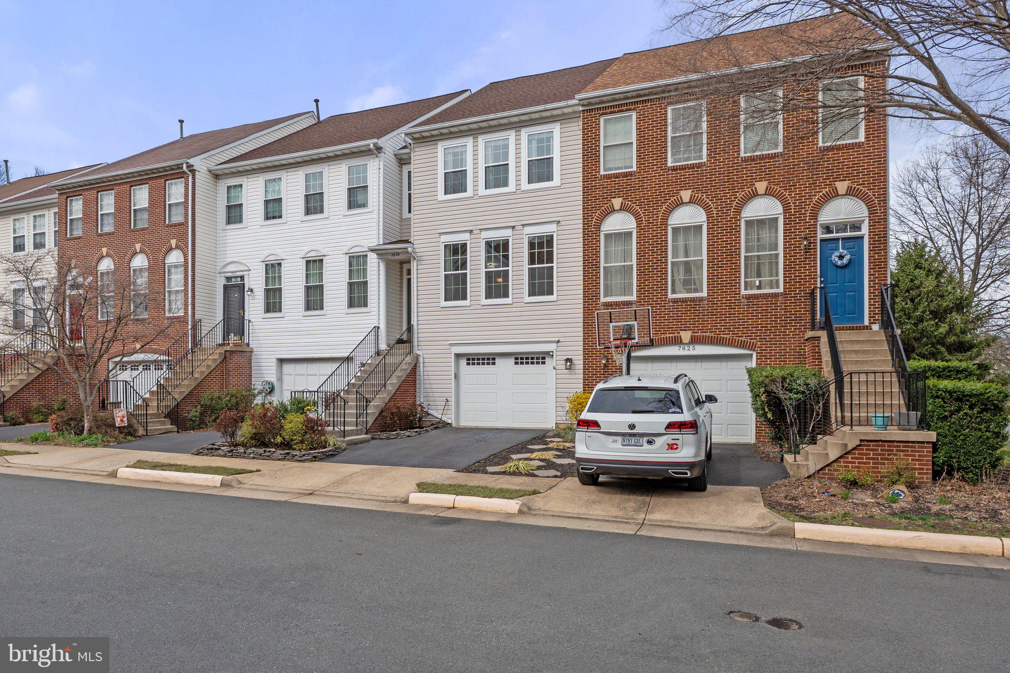 ISLAND CREEK - Residential