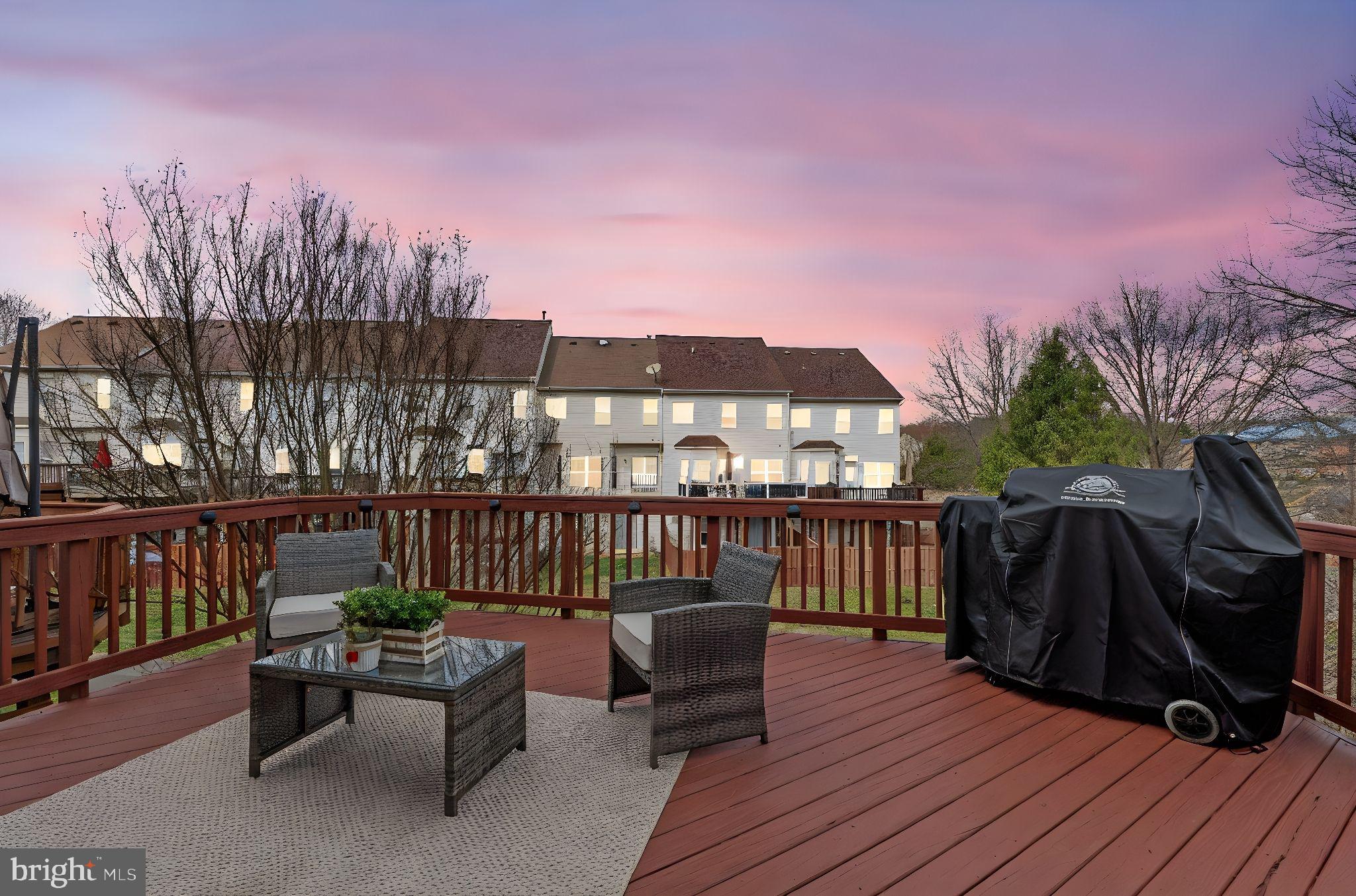 ISLAND CREEK - Residential