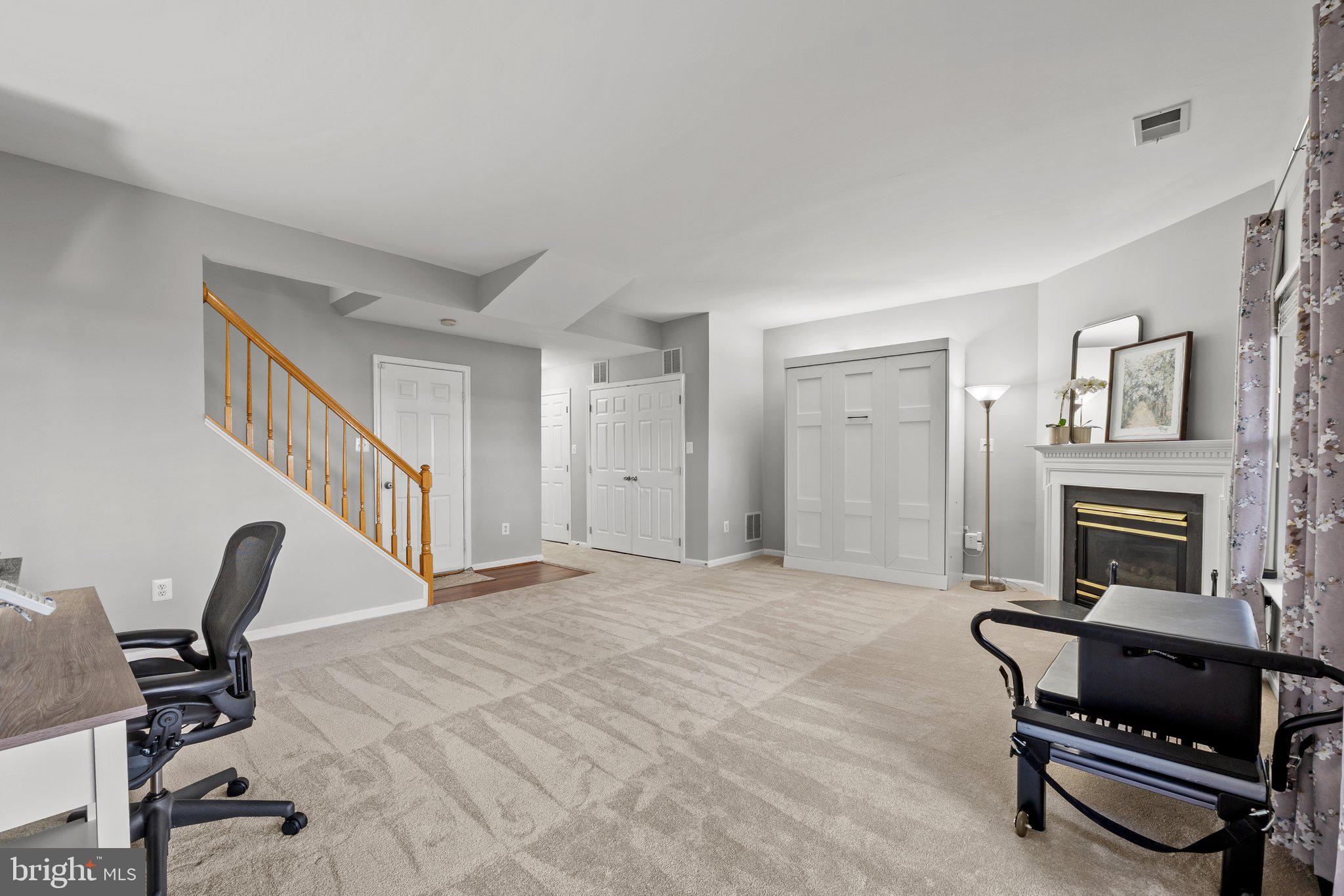ISLAND CREEK - Residential