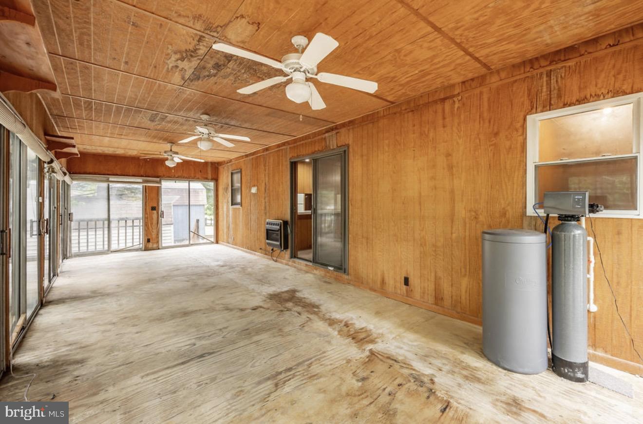 EVERGREEN ACRES (9) - Residential