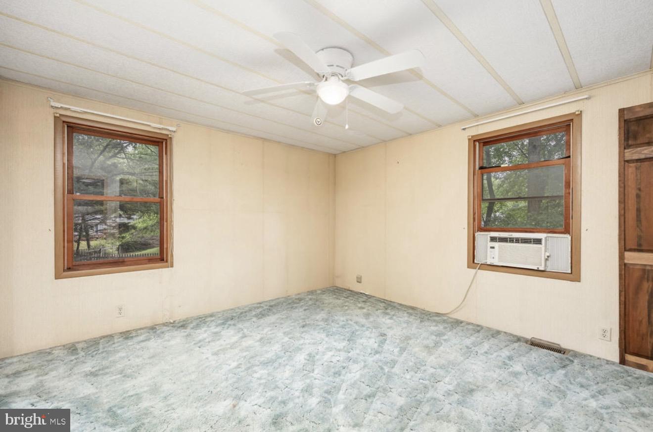EVERGREEN ACRES (9) - Residential