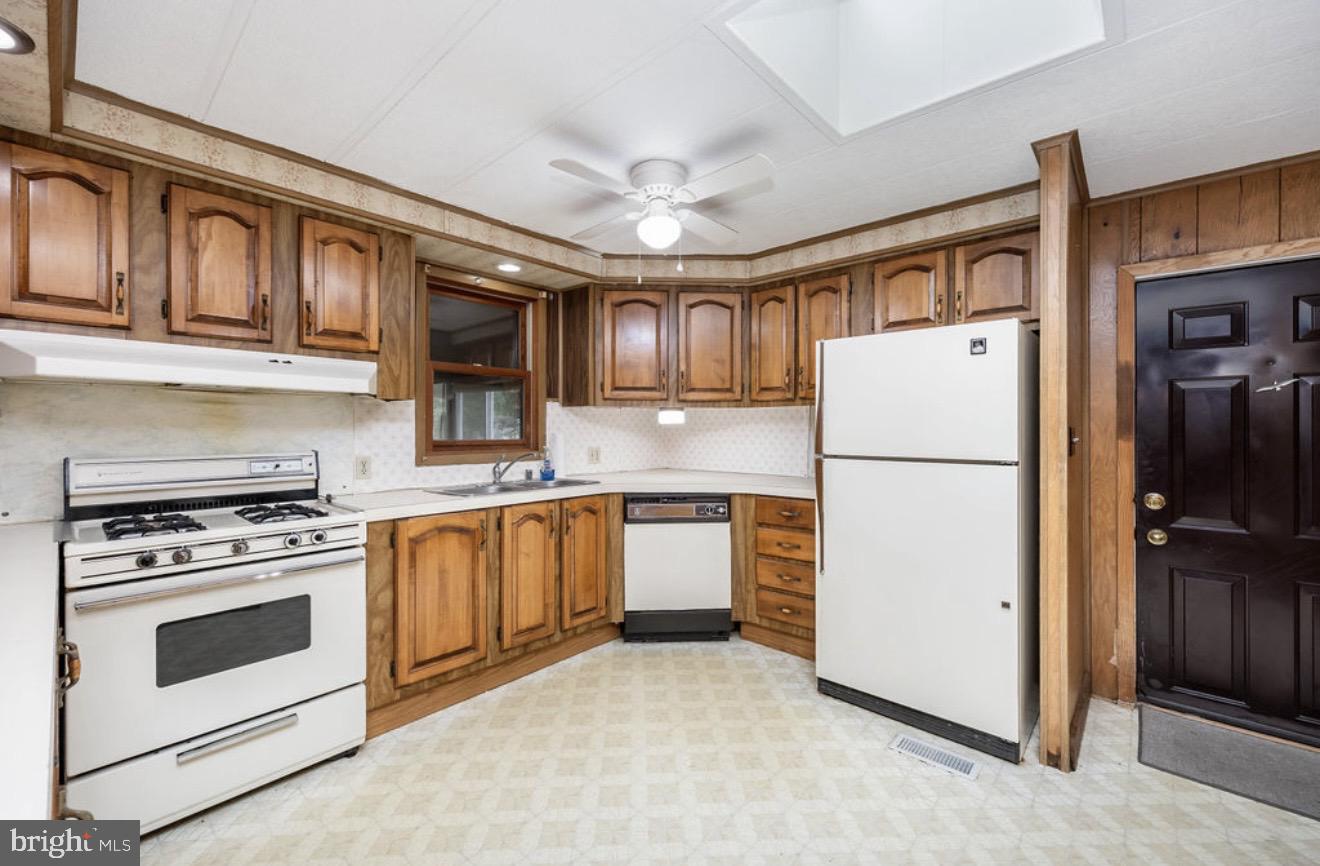 EVERGREEN ACRES (9) - Residential