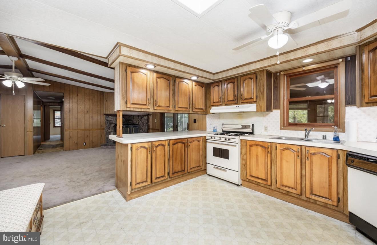 EVERGREEN ACRES (9) - Residential