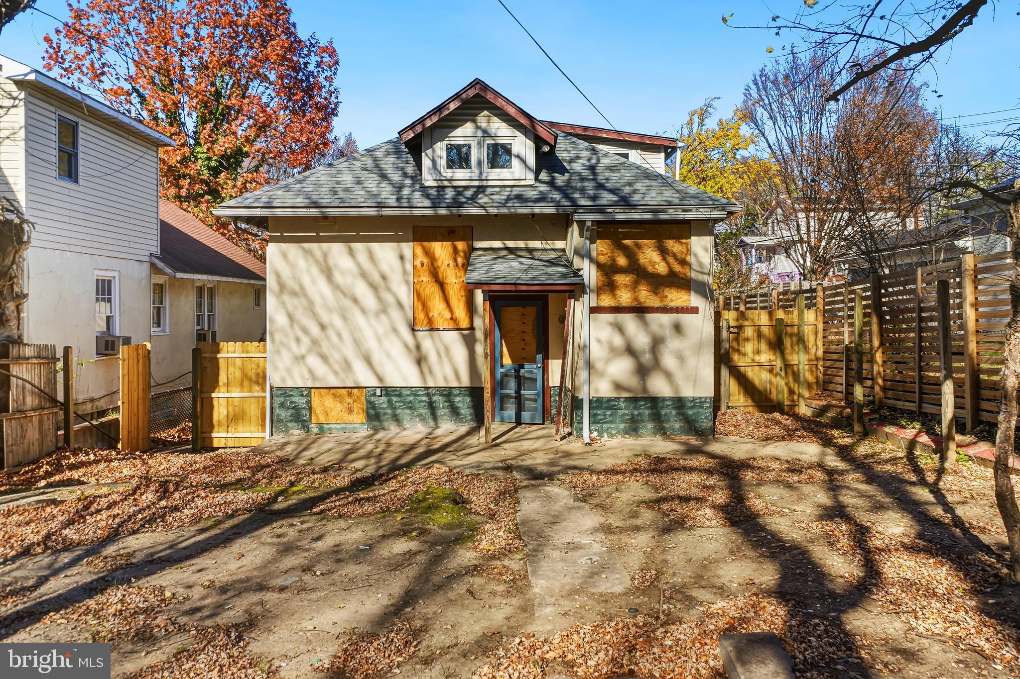 TAKOMA - Residential