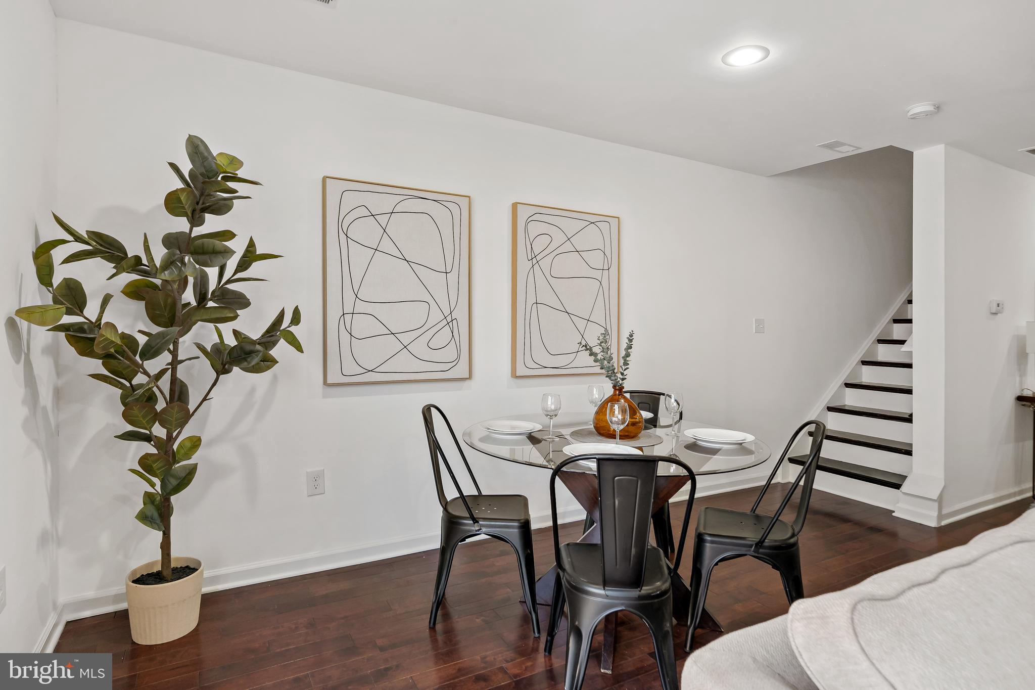 KENSINGTON - Residential