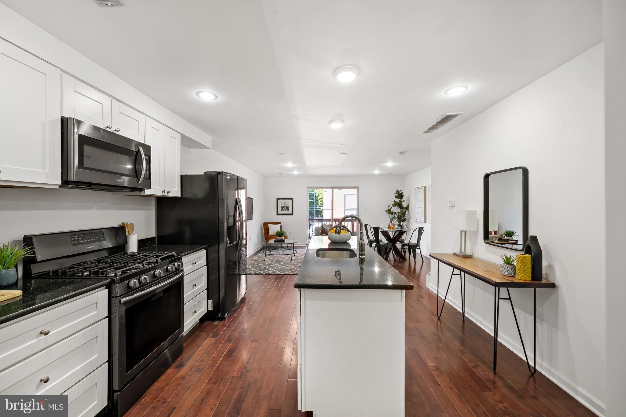 KENSINGTON - Residential