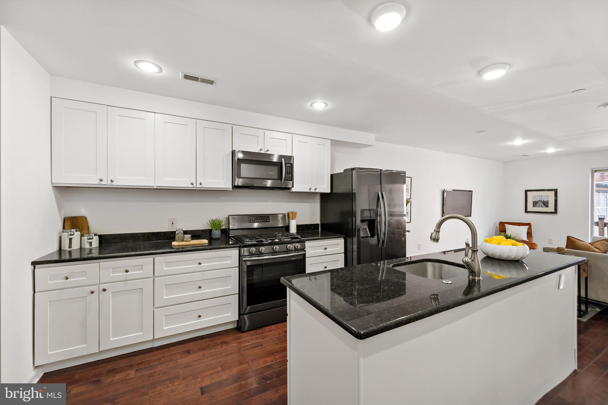 KENSINGTON - Residential