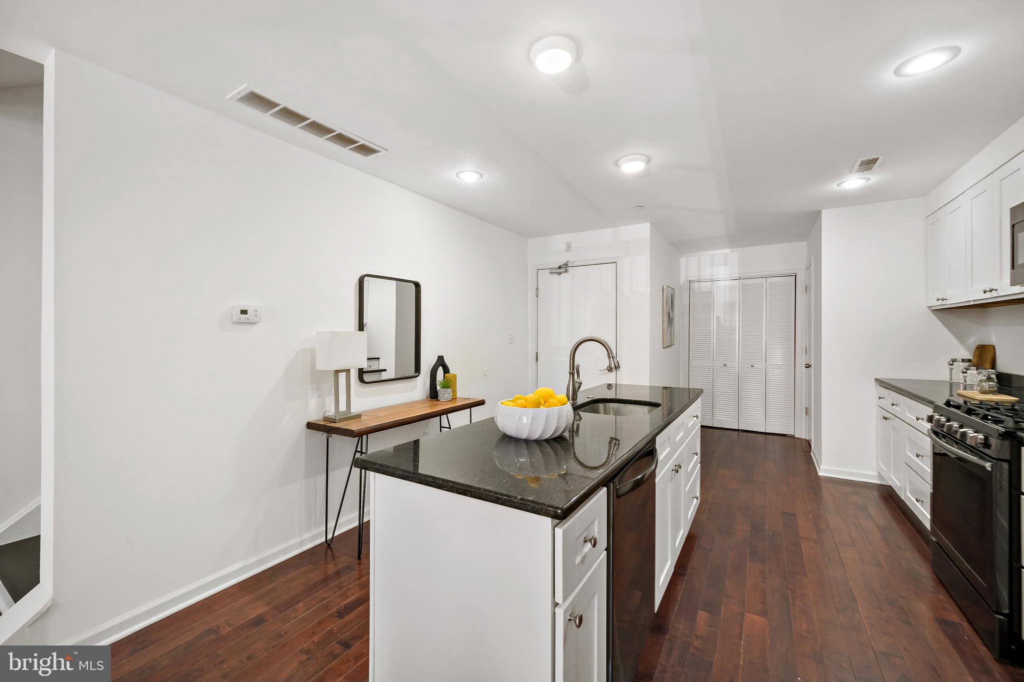 KENSINGTON - Residential