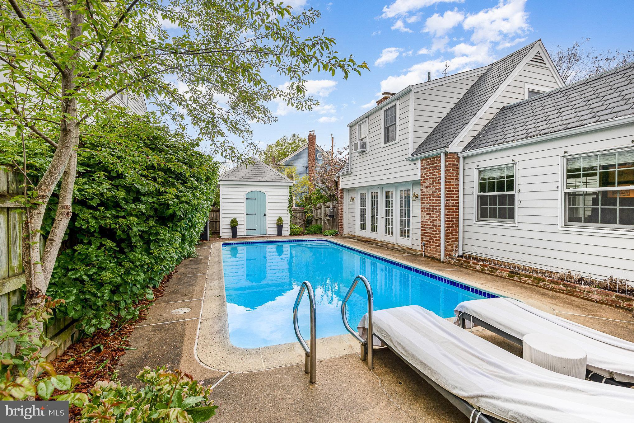 HISTORIC  DOWNTOWN FREDERICKSBURG - Residential