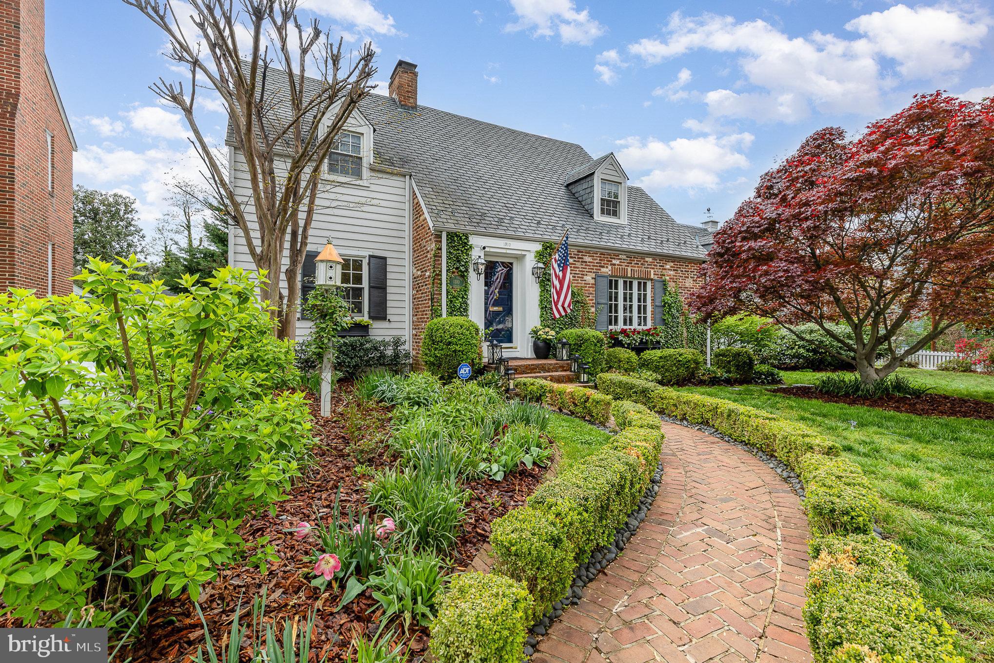 HISTORIC  DOWNTOWN FREDERICKSBURG - Residential