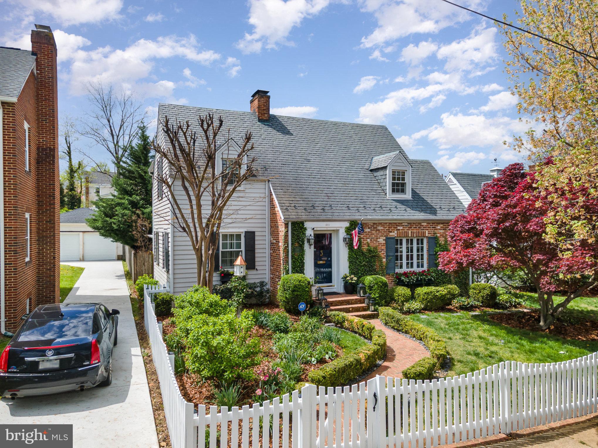 HISTORIC  DOWNTOWN FREDERICKSBURG - Residential