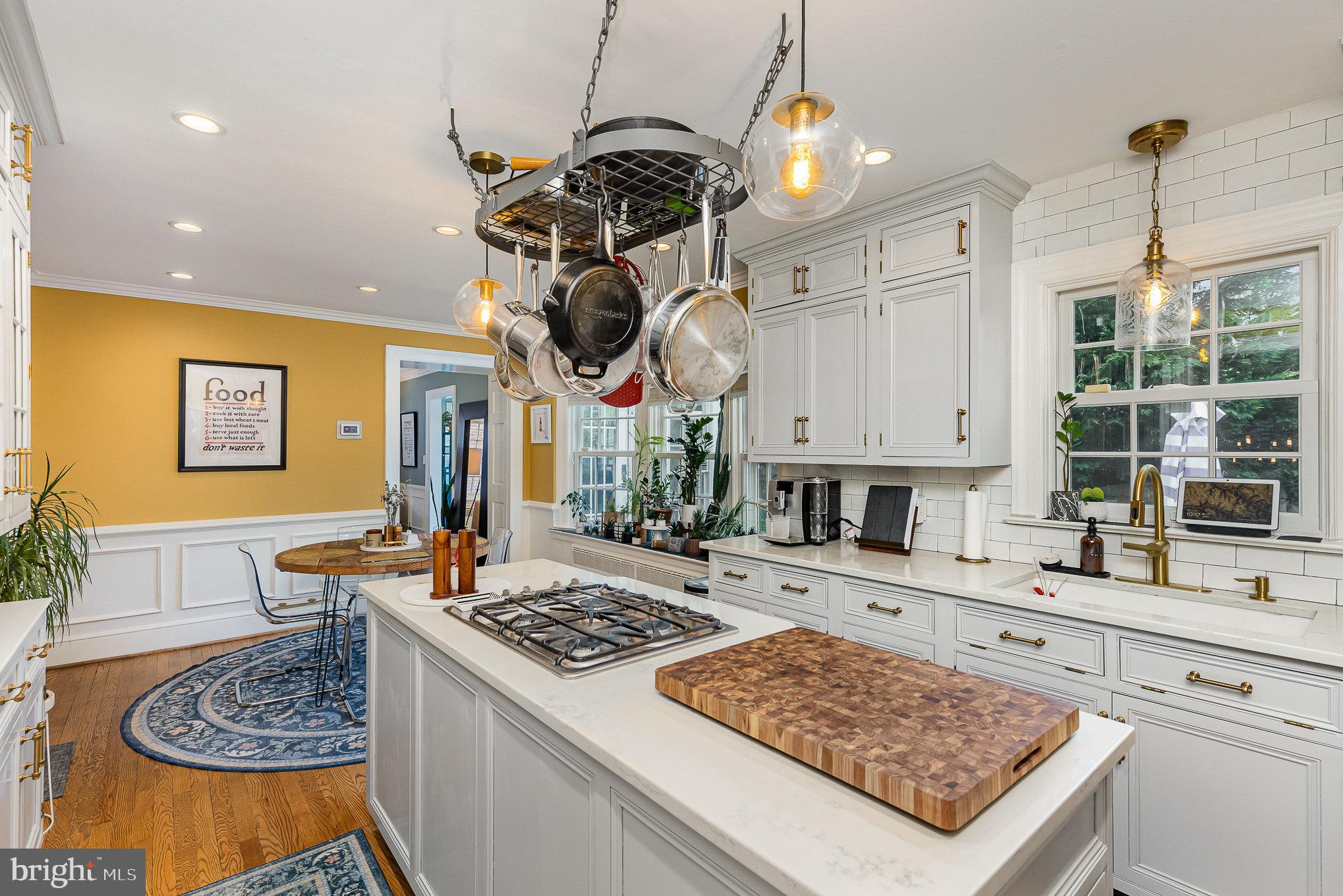 HISTORIC  DOWNTOWN FREDERICKSBURG - Residential