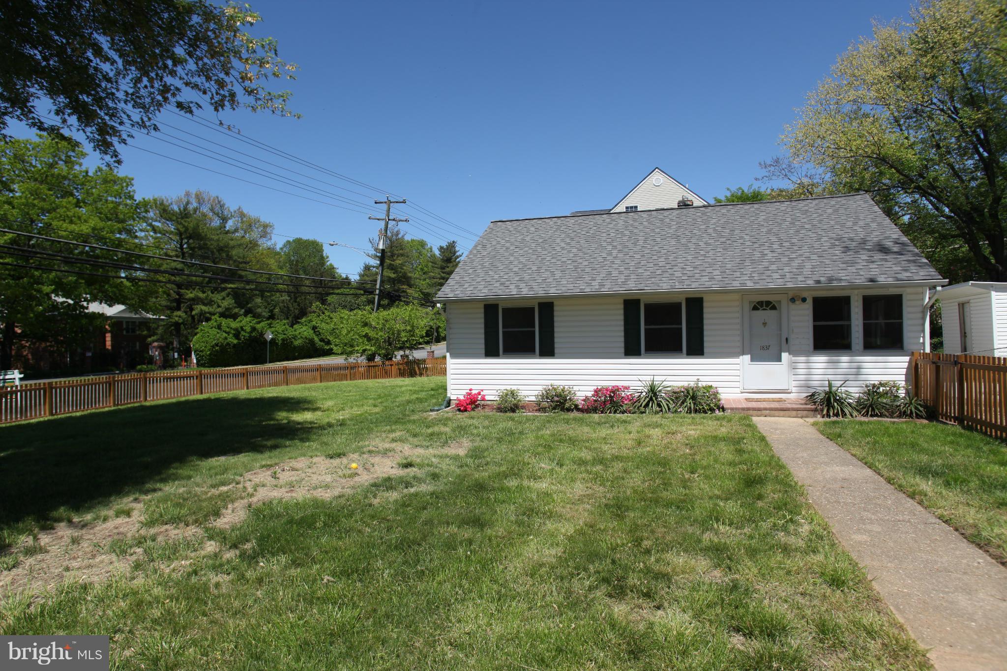 PIMMIT HILLS - Residential Lease