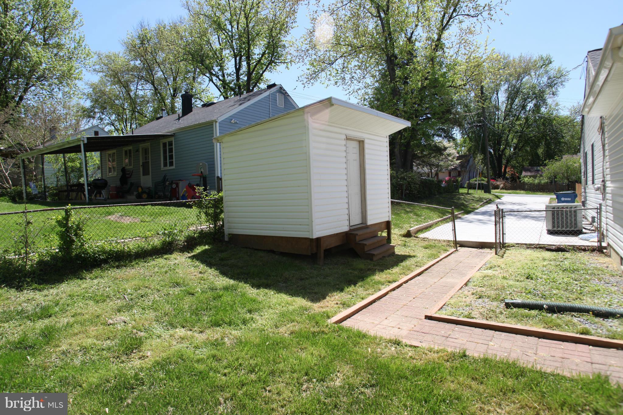 PIMMIT HILLS - Residential Lease