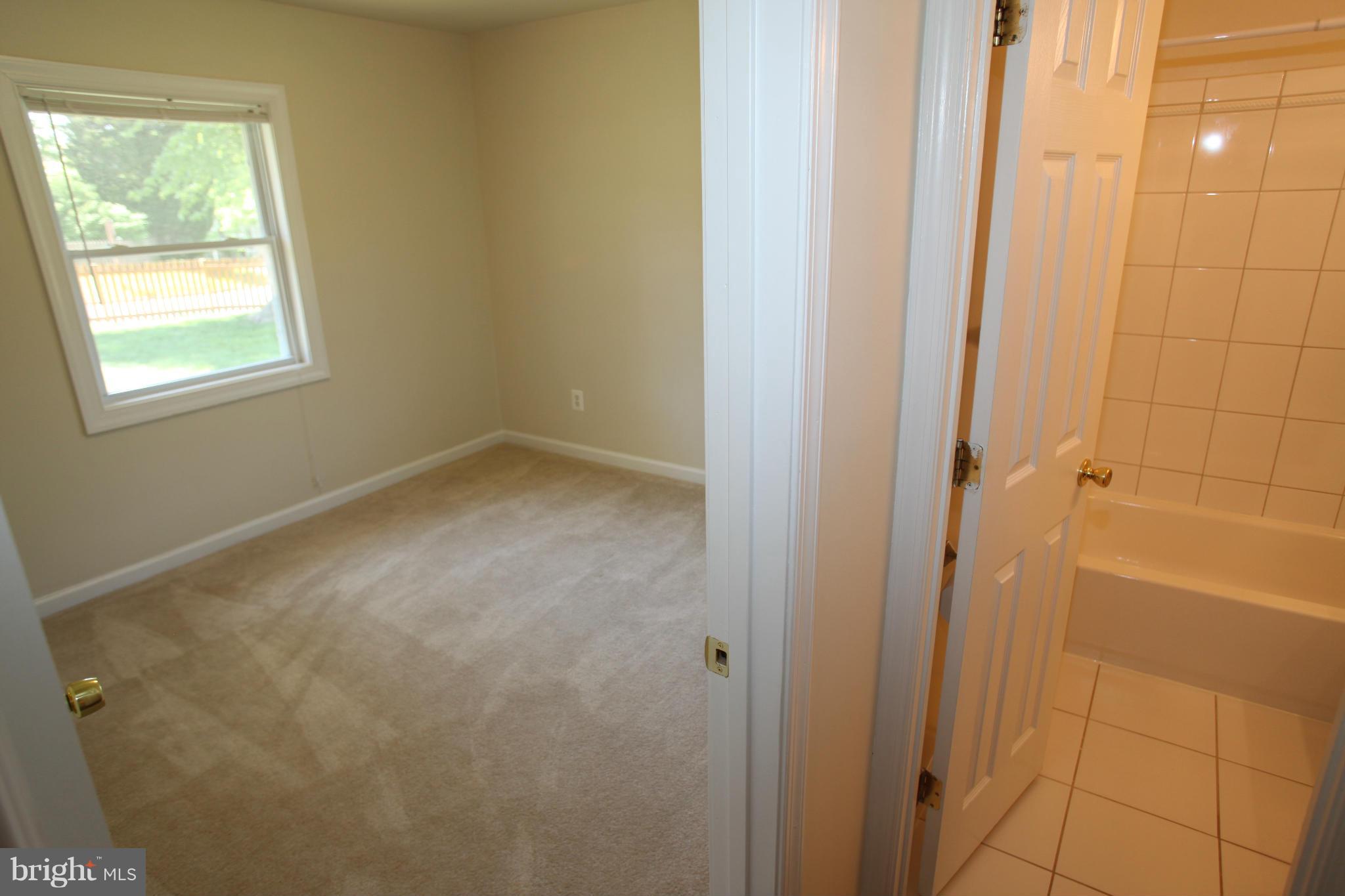 PIMMIT HILLS - Residential Lease