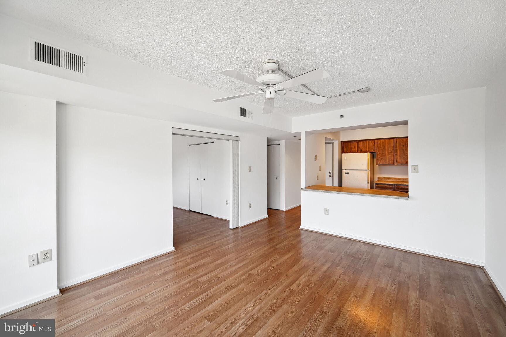LEISURE WORLD - Residential