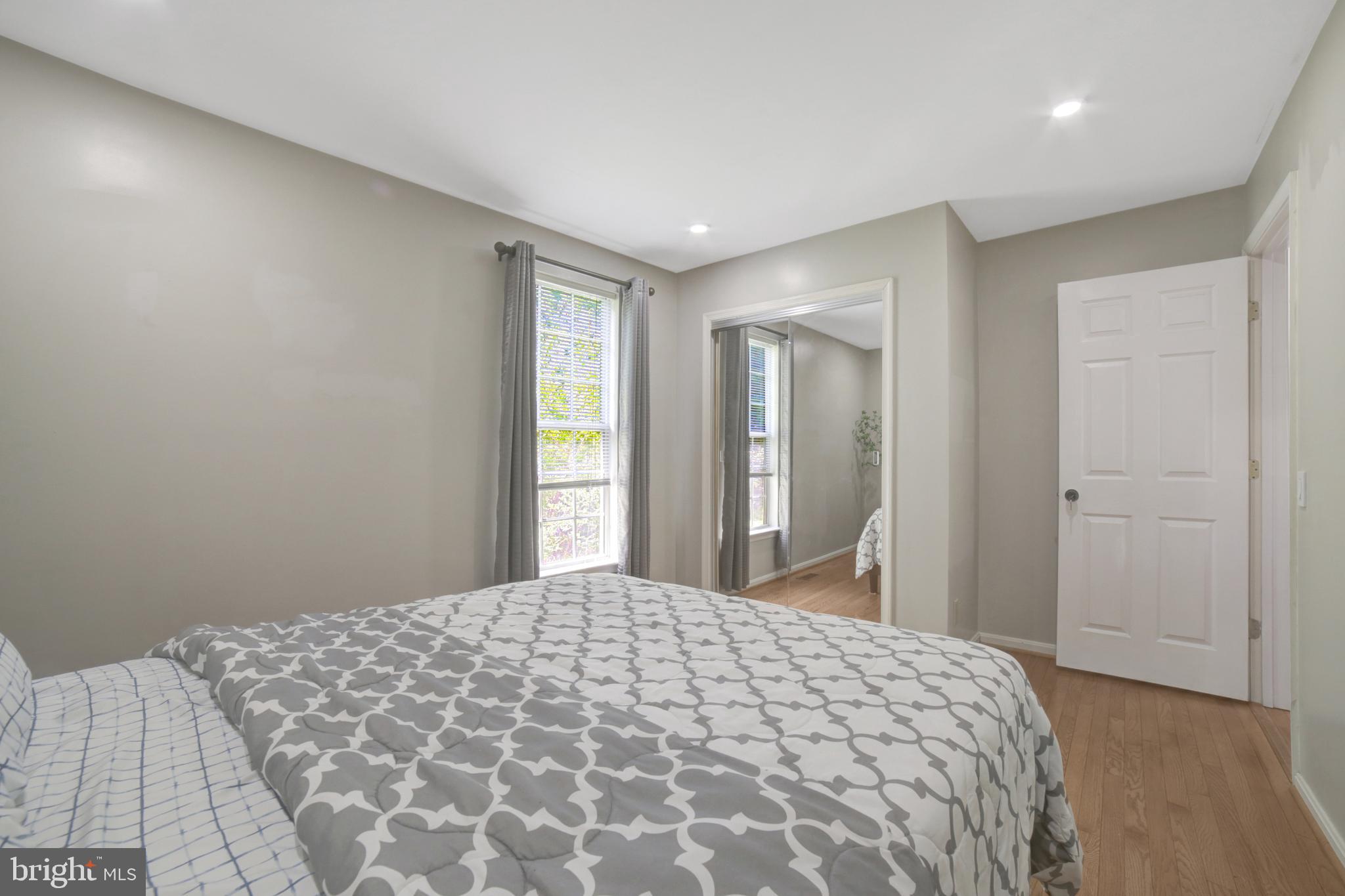 WHITE HALL FOREST - Residential